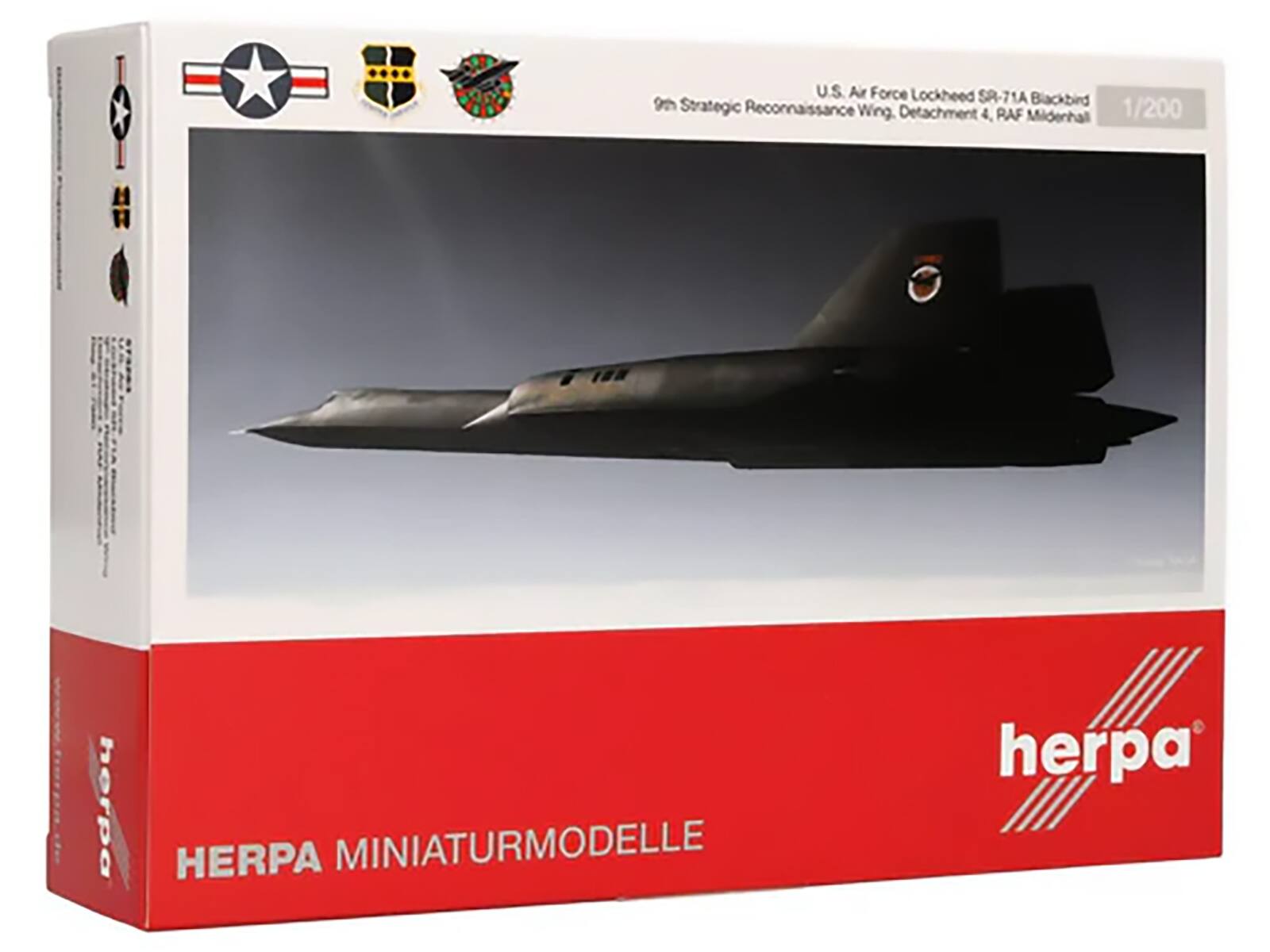 U.S. Air Force Lockheed SR-71A Blackbird  
9th Strategic Reconnaissance Wing, Detachment 4, RAF Mildenhall  
1/200  
HERPA MINIATURMODELLE  
herpa