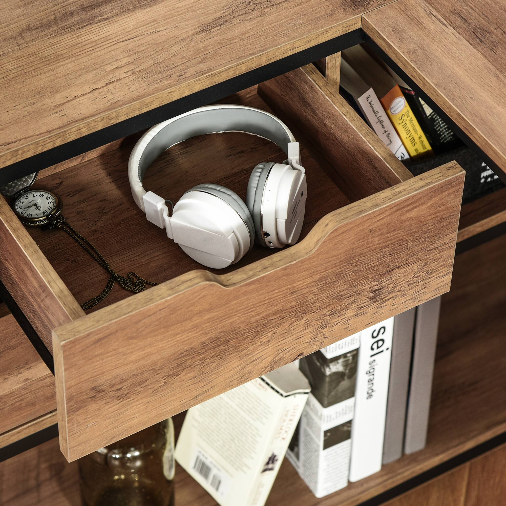 The text on the image reads:

- "Synonyms"
- "sei grande"