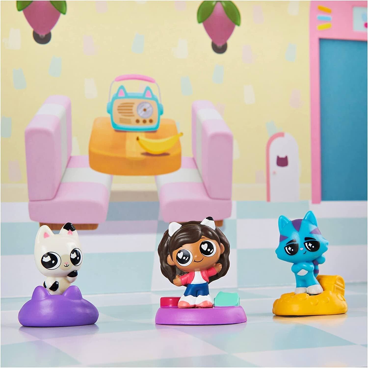 Alt View 2. DREAMWORKS - Gabby’s Dollhouse Meow-Mazing 12 Mini Figures Pack with Kitty Fairy & MerCat Collectible Toys Ages 5+.