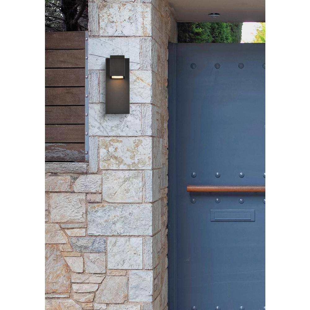 Back. Living District - Raine Integrated LED wall sconce in black - Black.