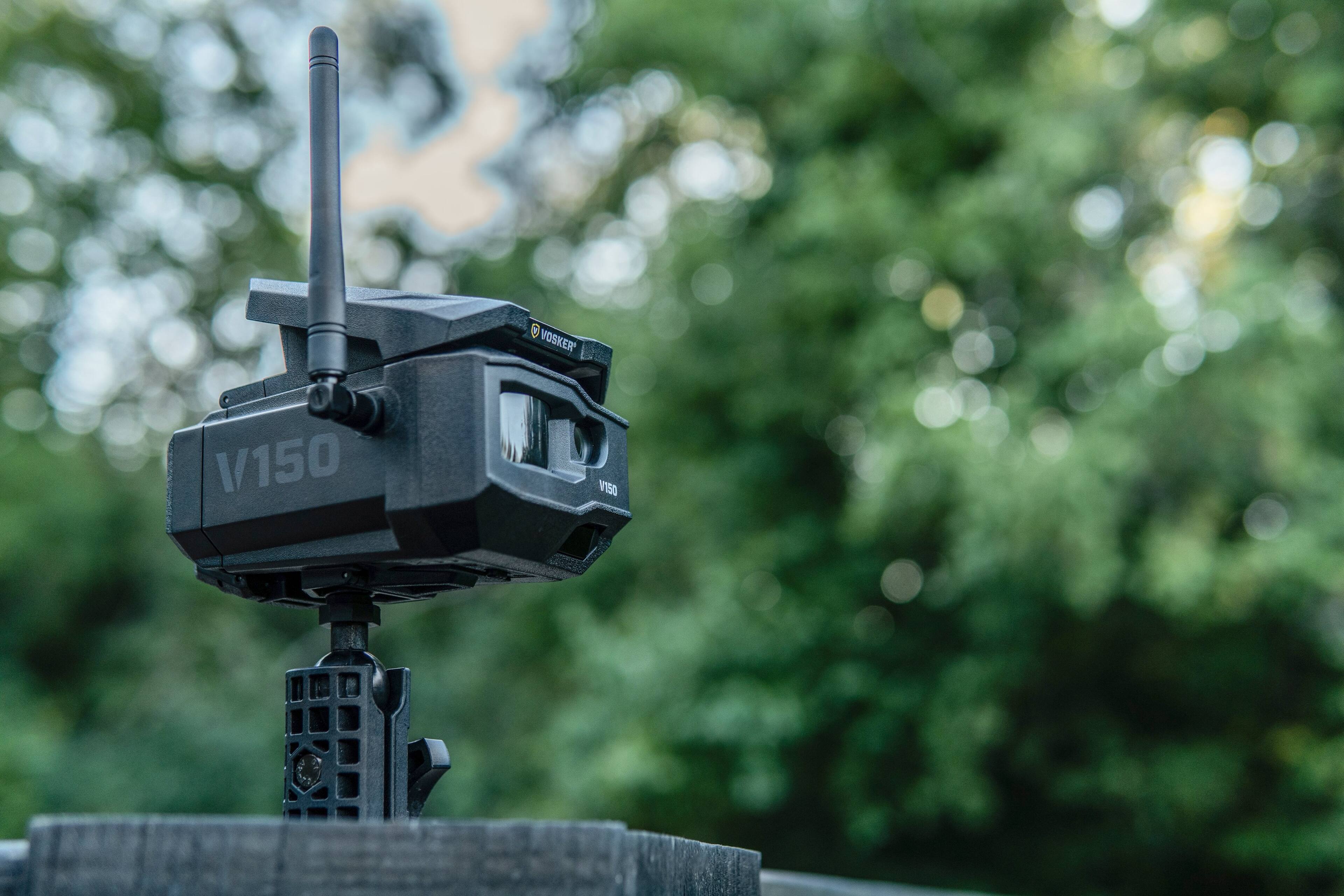 Alt View 19. Vosker - V150-V - Solar Powered LTE Cellular Outdoor Security Camera - Color by day, infrared by night.