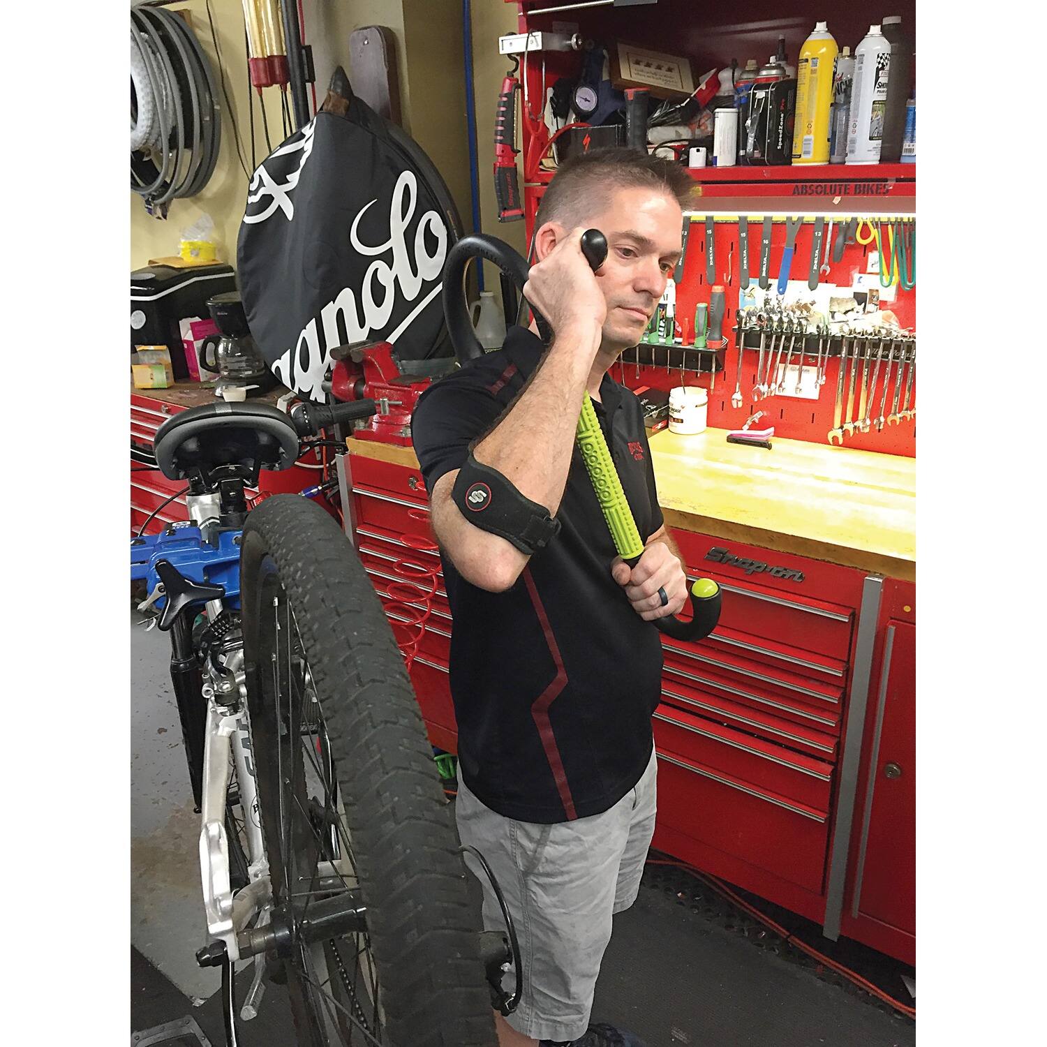 gor R I ABSOLUTE BIKES Snor

The text on the image reads:

- "Absolute Bikes"
- "Sano"
- "Staples"