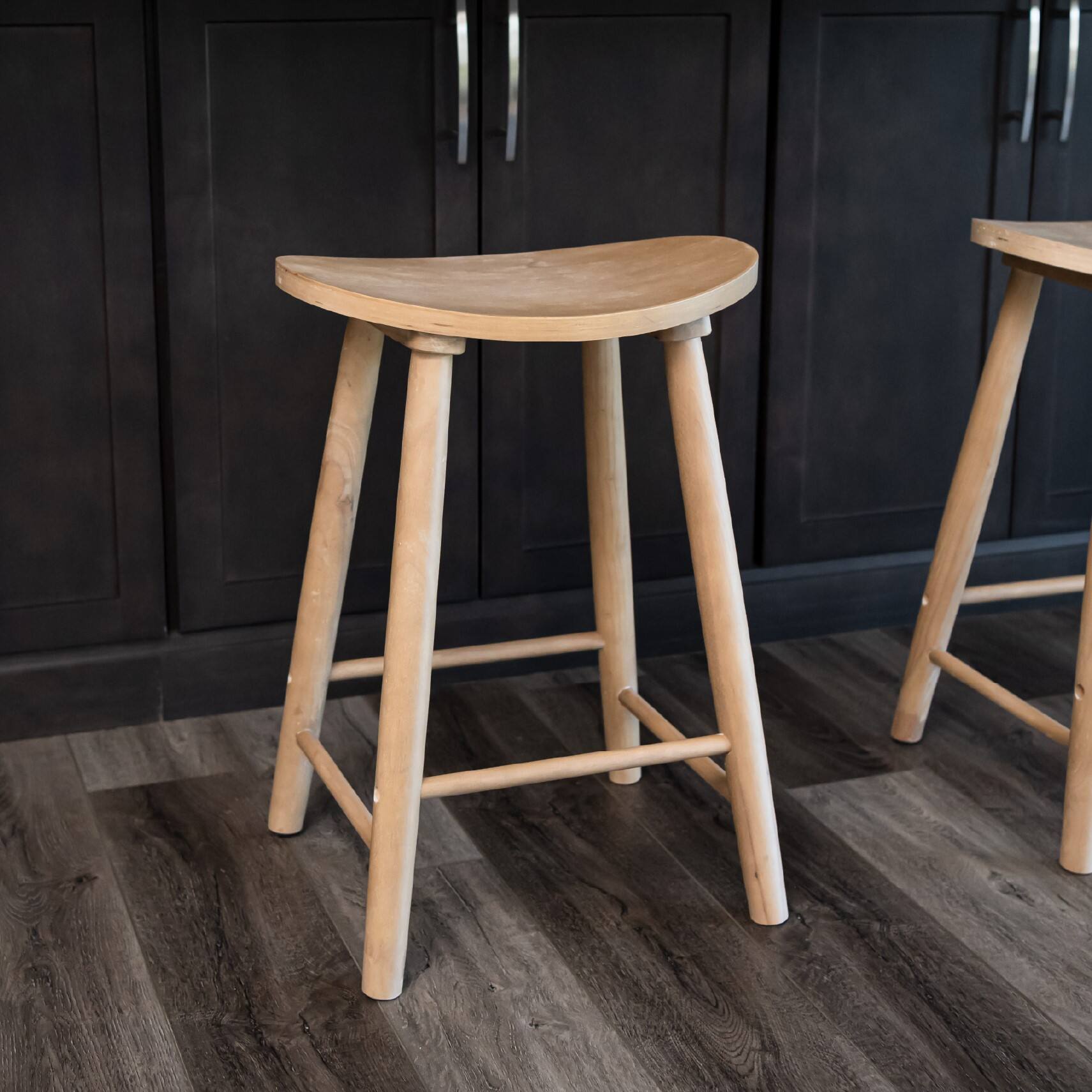 Angle. Maven Lane - 25" Luna Counter Stool In Oak Wood Finish - Light Oak.