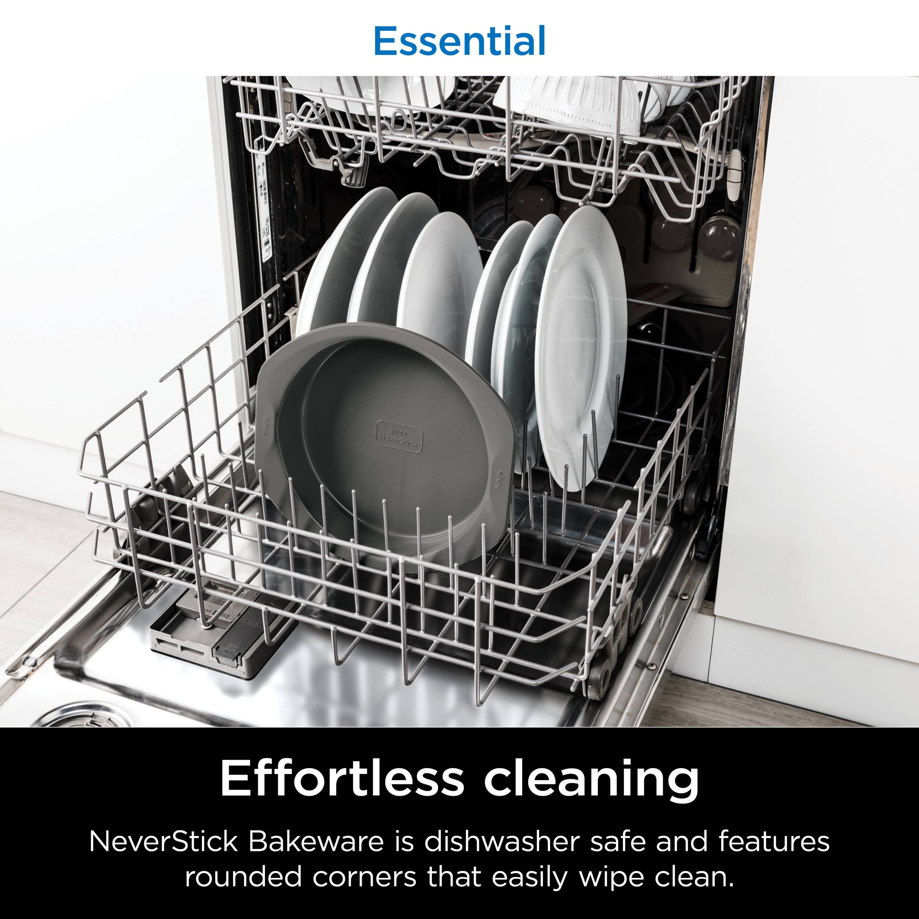 Essential

Effortless cleaning

NeverStick Bakeware is dishwasher safe and features rounded corners that easily wipe clean.