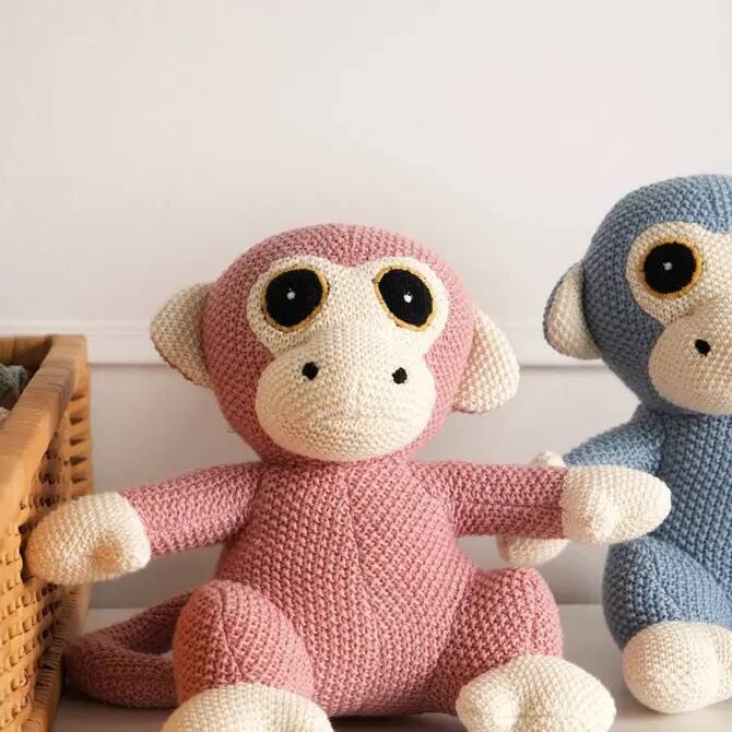Back. Siljoy - Knitted Stuffed Monkey Soft Toy, 22x26cm, Coral Almond, 100% Cotton & Polyester, Safe & Snuggly - Coral.