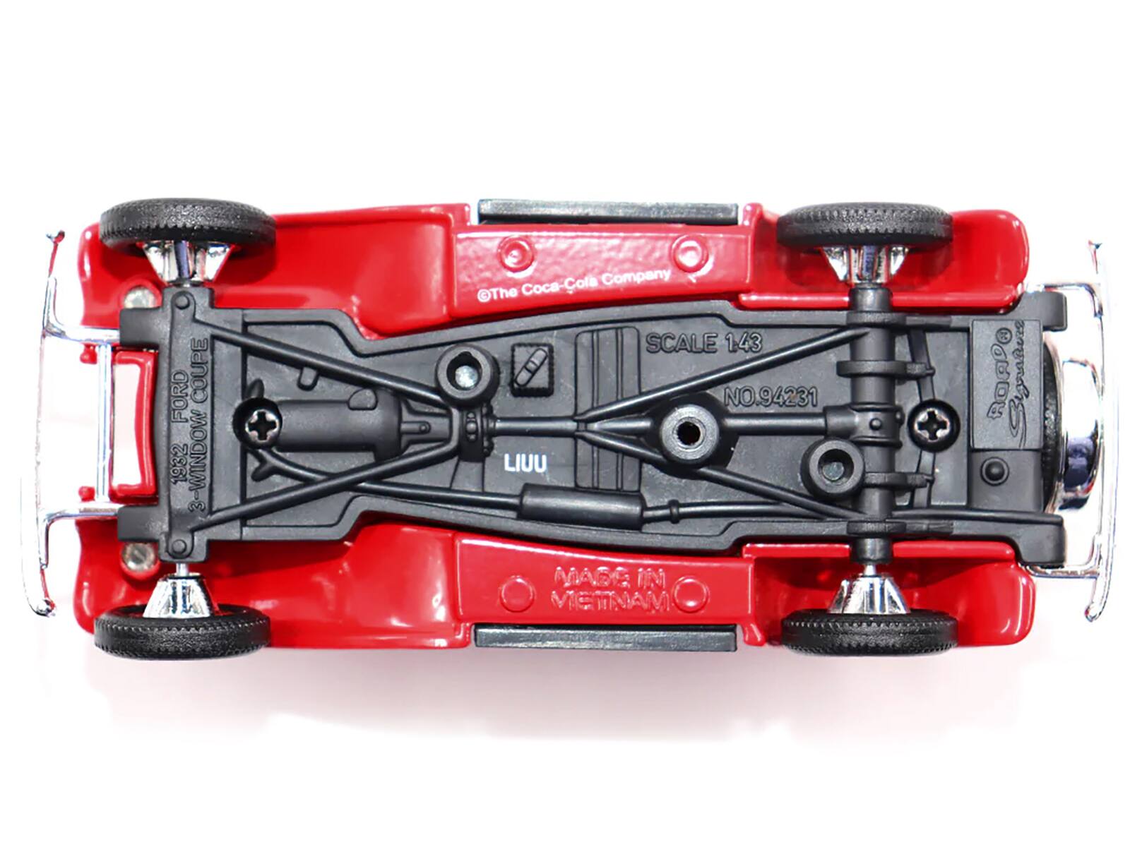 FORD COUPE 1932  
The Coca-Cola Company  
SCALE 1:43  
NO.94231  
LIUU  
MADE IN VIETNAM