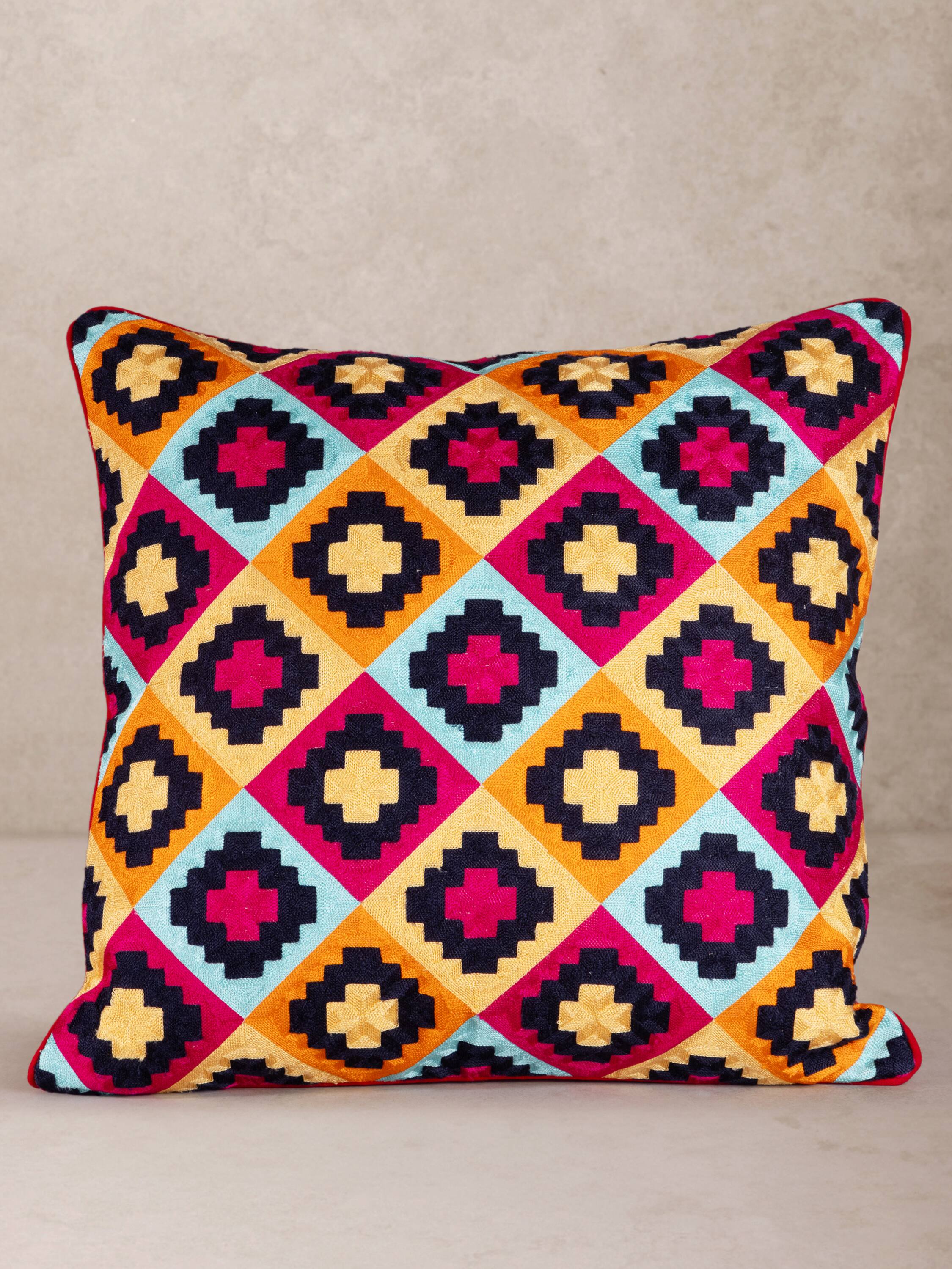 Angle. GAURI KOHLI - Mandira Pillow - Multicolored.