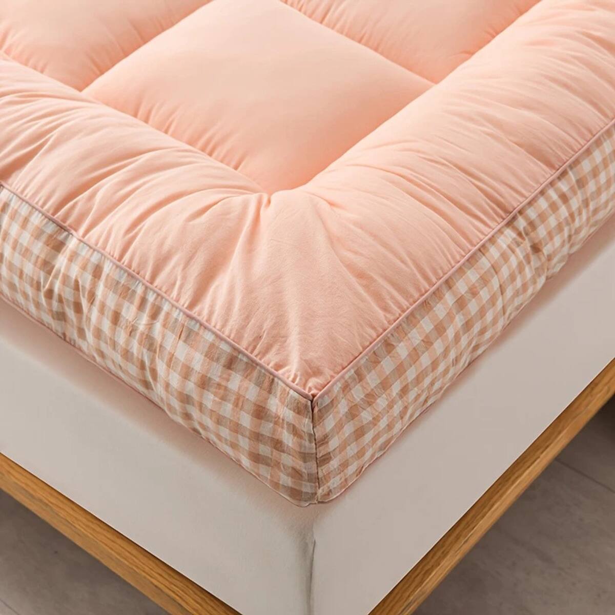 Back. Shatex - 3D Quilted King Mattress Topper with Thickened, Soft Filler, Skin-Friendly and Breathable for All Seasons - Pink.