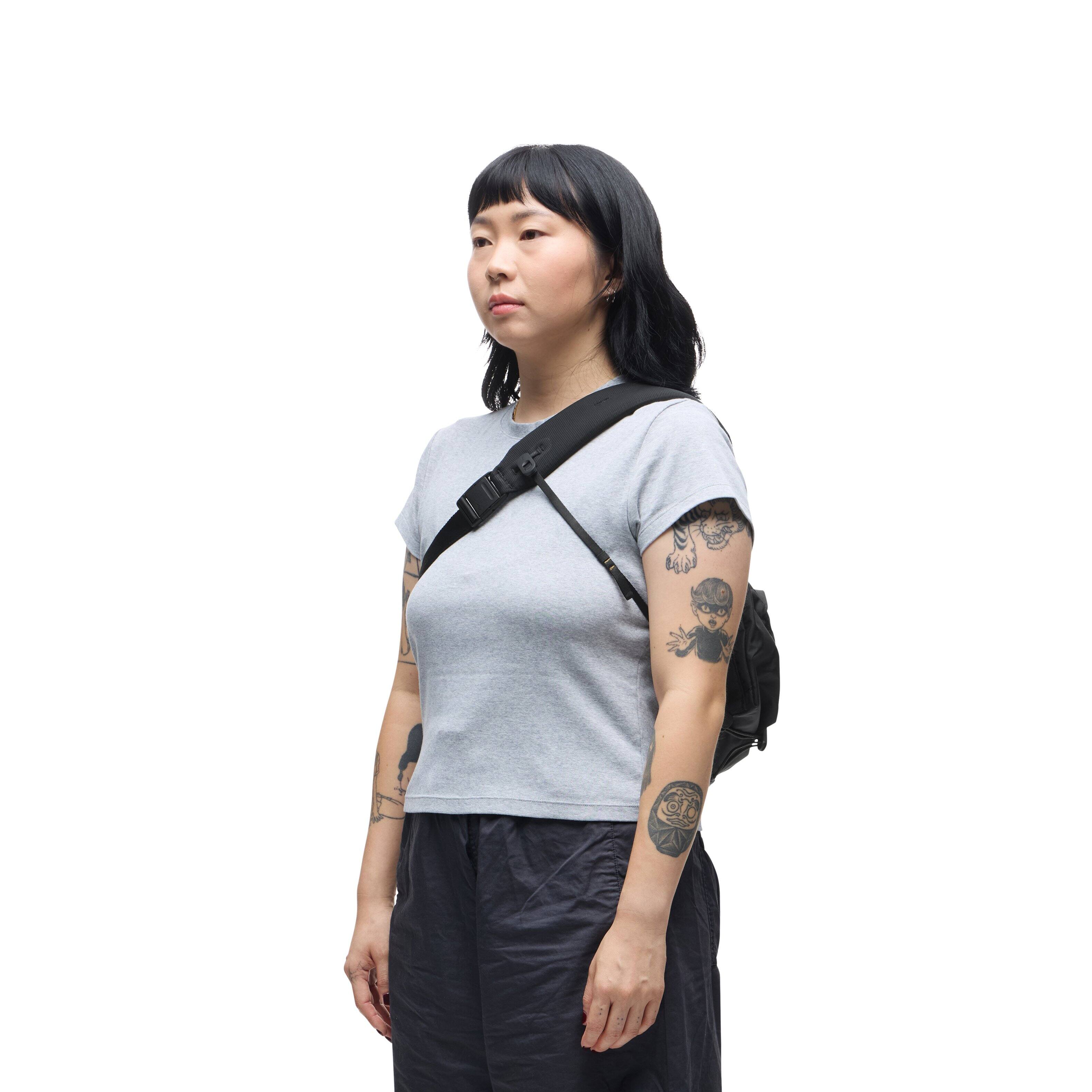 Alt View 13. Peak Design - Outdoor Sling 7L - Cloud.