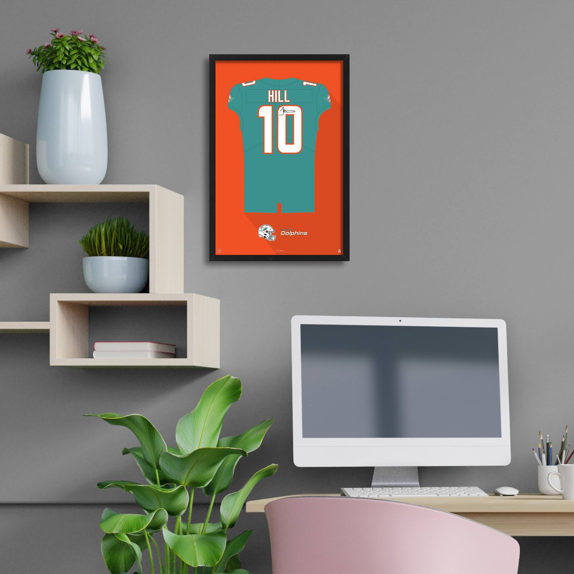 HILL  
10  
Dolphins