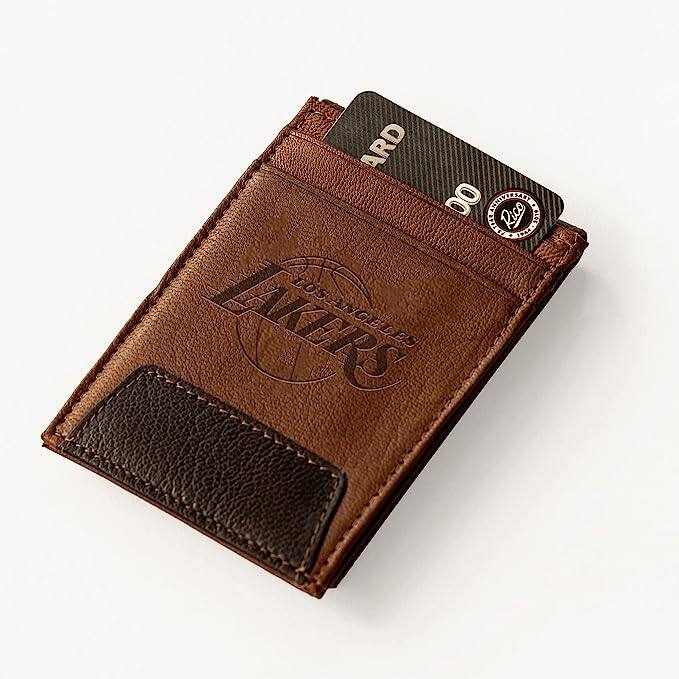 Los Angeles Lakers  
ARD  
DECTVERTEON  
RICO BARE  
TEE DRCCENCS  
SOT  
LOS ANGELES