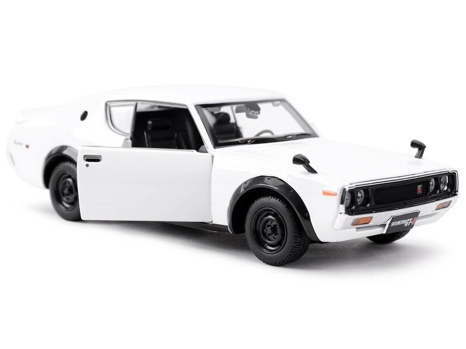 Alt View 1. Maisto - 1973 Nissan Skyline 2000GT-R (KPGC110) White "Special Edition" Series 1/24 Diecast Model Car by Maisto.