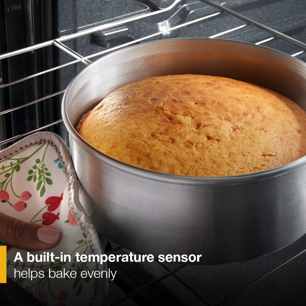A built-in temperature sensor helps bake evenly