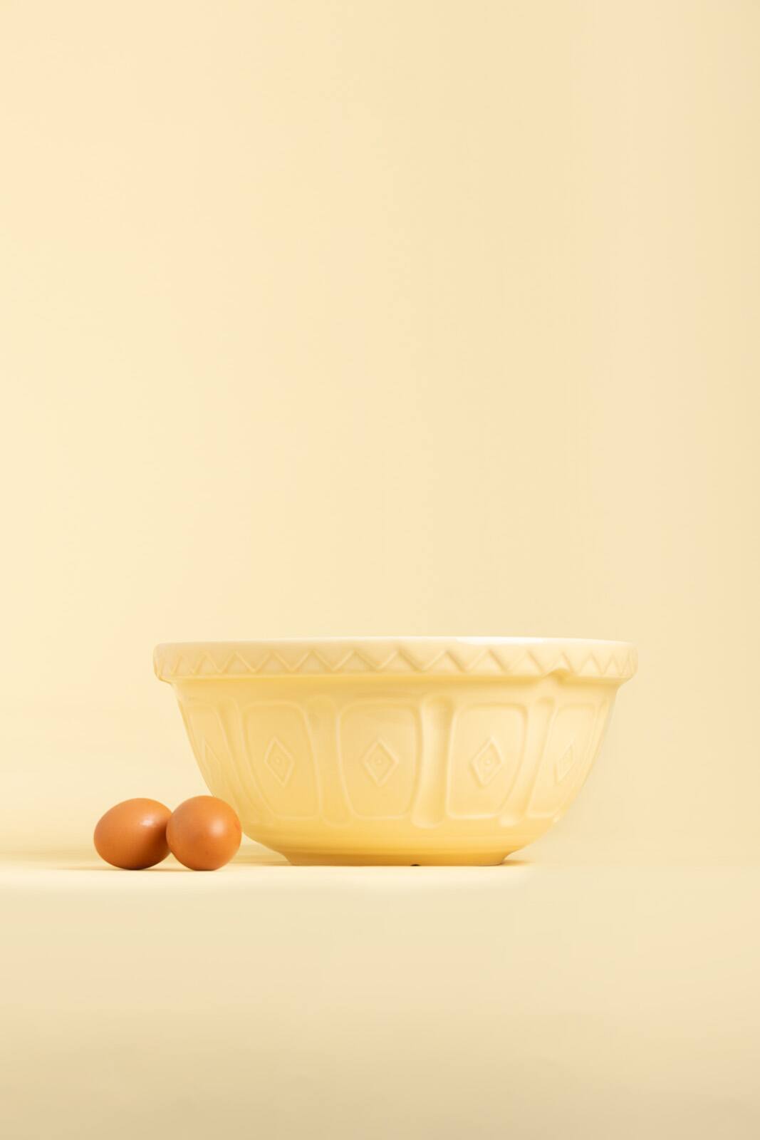 Alt View 3. Mason Cash - Color Mix Yellow Size 12 Mixing Bowl, 4.25 Quart - Yellow.