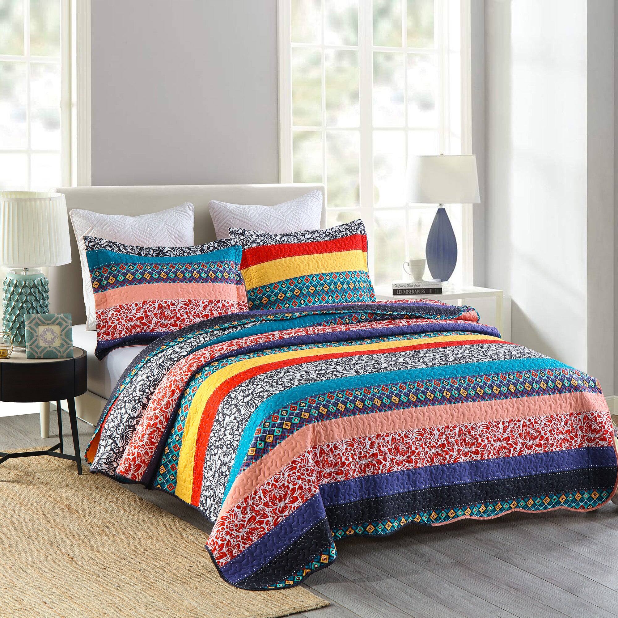 Angle. MarCielo - MarCielo Soft Polyester 3 Pcs Bohemian Striped Multicolor Quilt Bedspread Set - Multicolored.