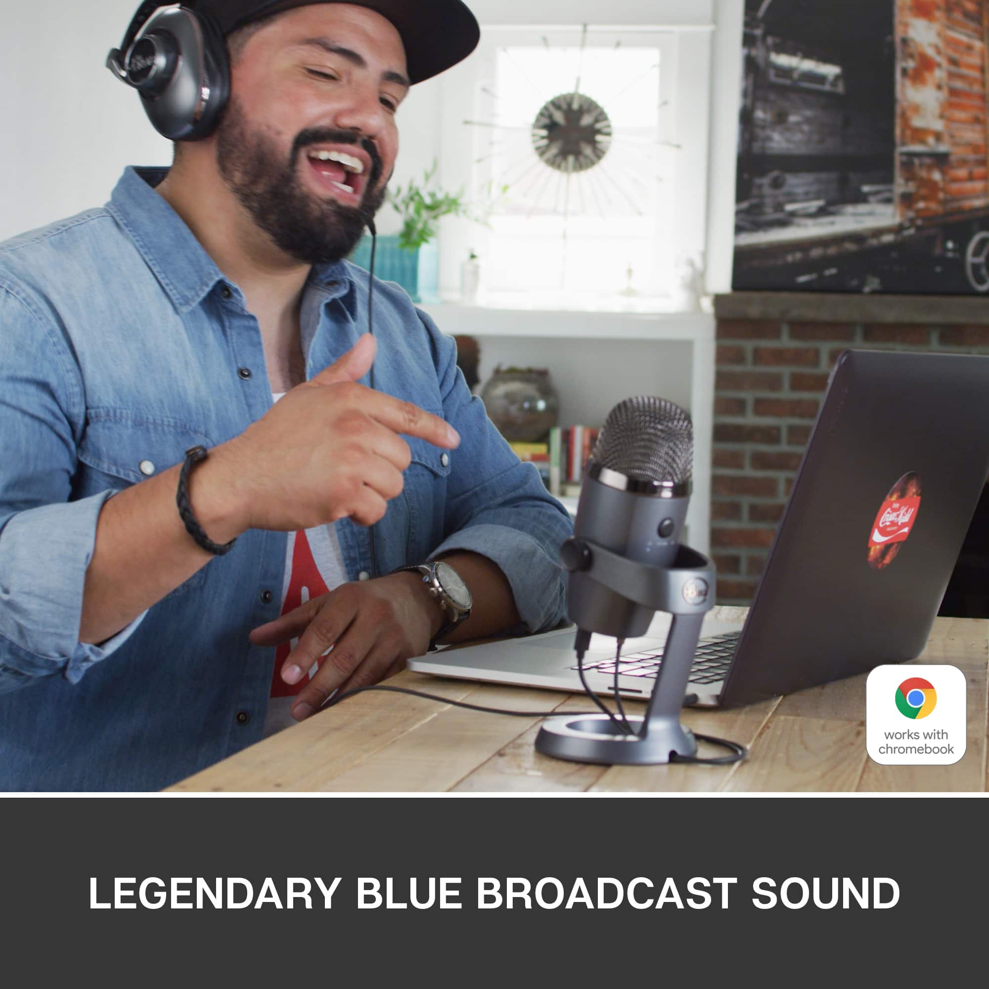 Legendary Blue Broadcast Sound works with chromebook.