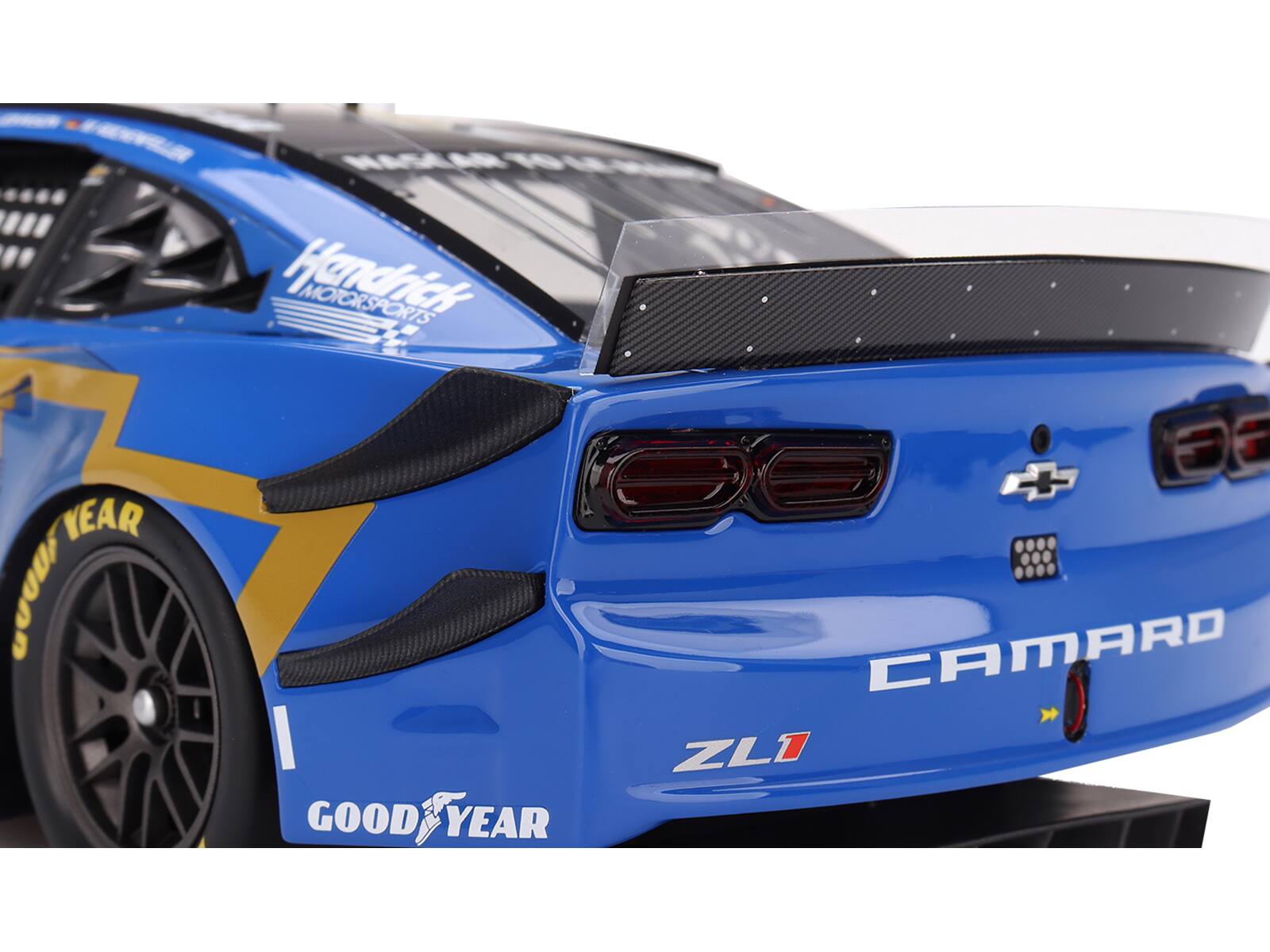 HANDSH MOTORSPORTS  
GOOD YEAR  
CAMARO  
ZL1