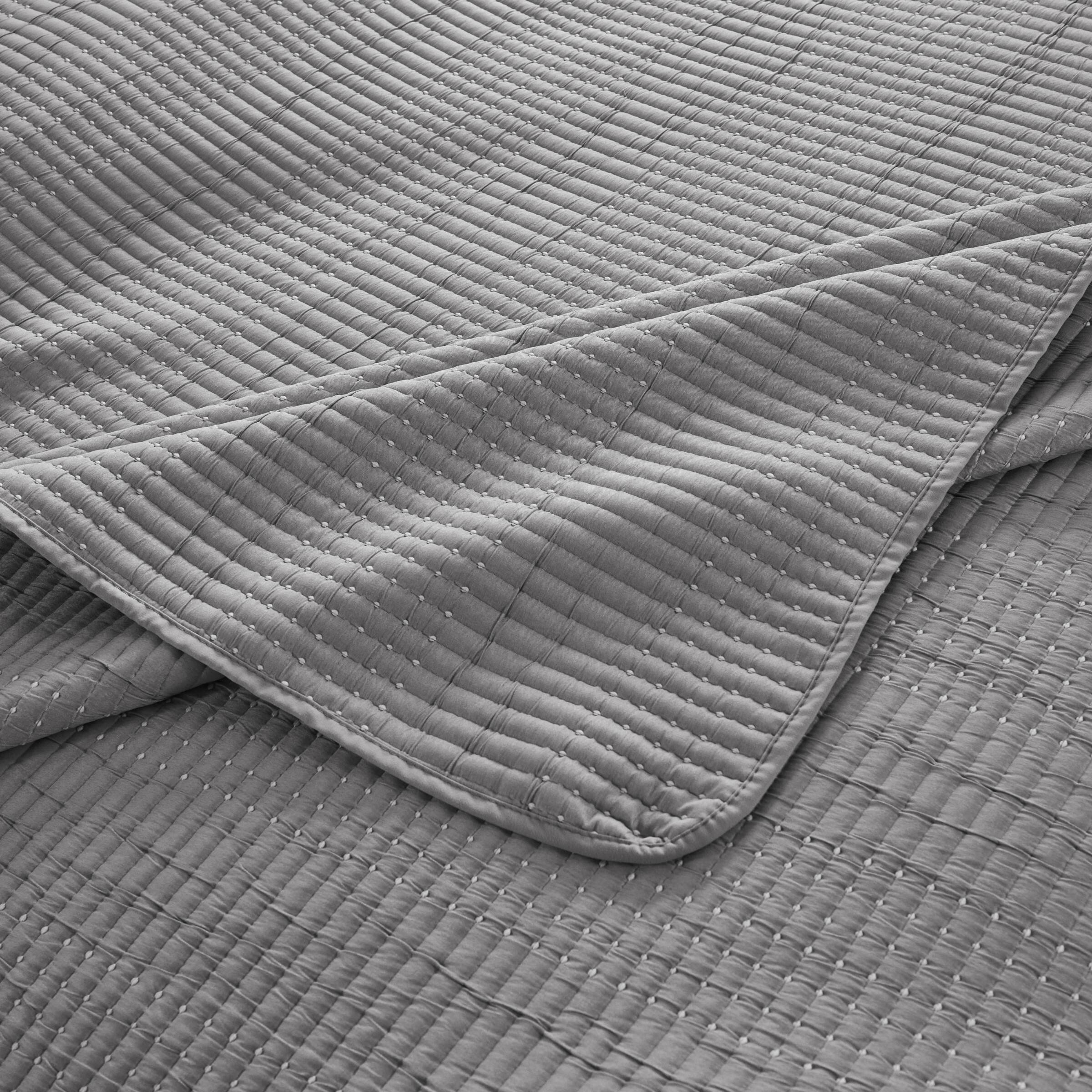 Left. BreeBe - Cosmo Gray Coverlet Set 3-Piece Full/Queen - Gray.