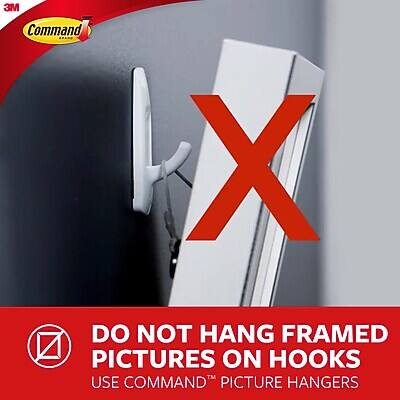 DO NOT HANG FRAMED PICTURES ON HOOKS  
USE COMMAND® PICTURE HANGERS