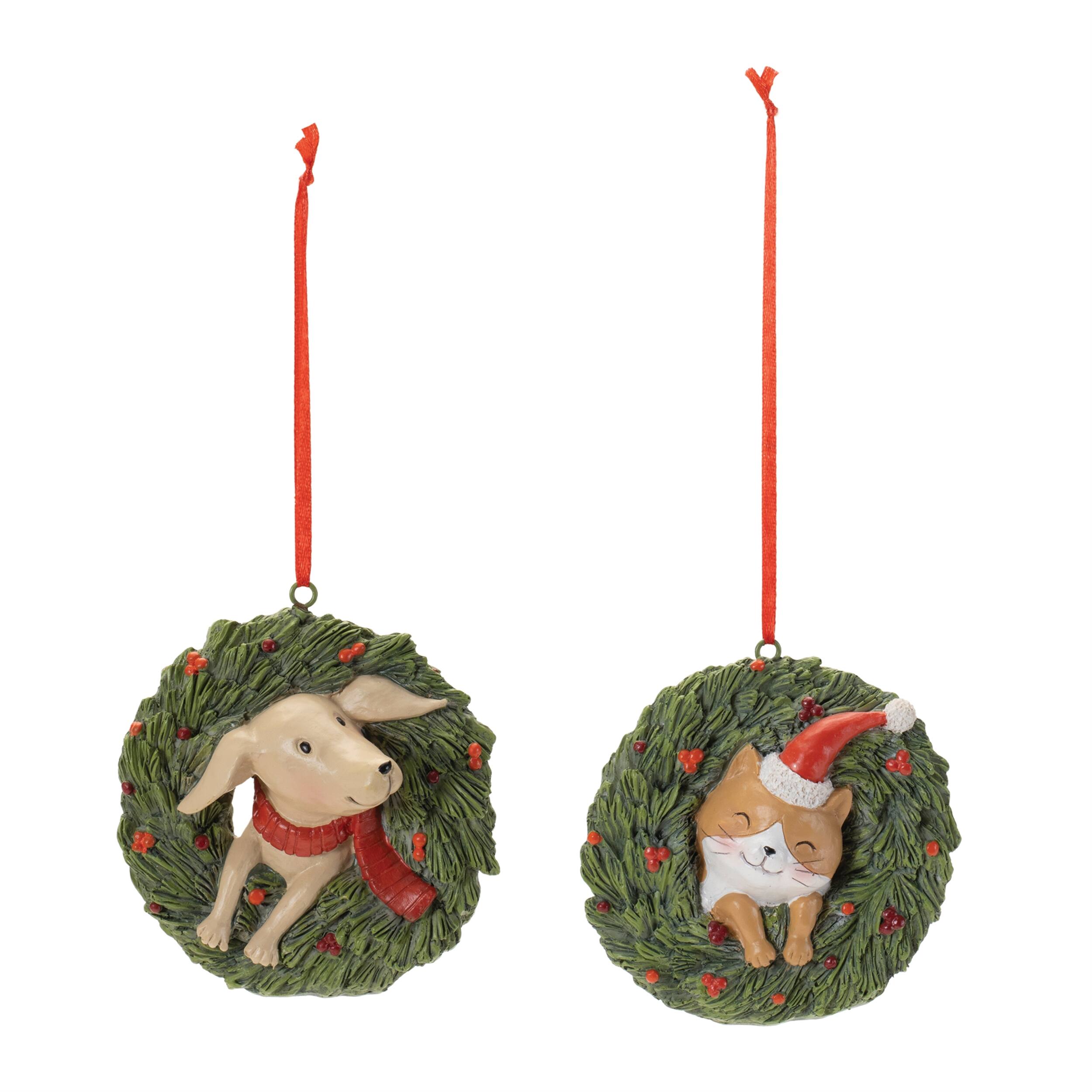 Angle. BreeBe - Playful Cat and Dog in Pine Wreath Ornament (Set of 4) - Green, Beige.