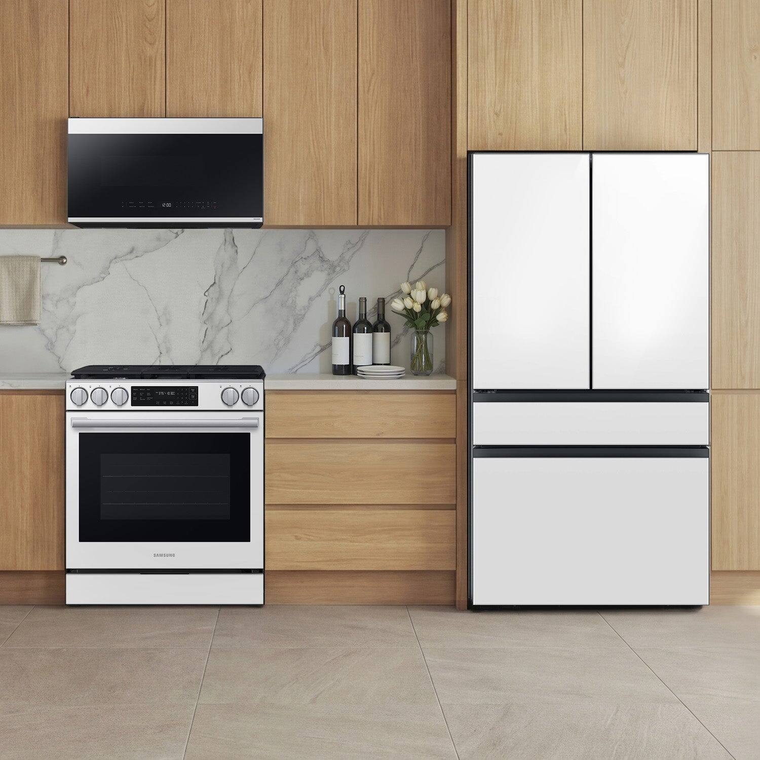 Alt View 13. Samsung - 6.0 cu. ft. Bespoke Smart Slide-In Gas Range with No Preheat Air Fry Max and True Convection - White Glass.