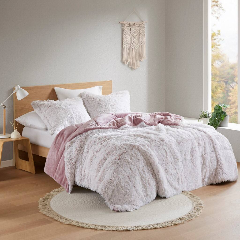 Alt View 1. Gracie Mills - Gracie Mills Susie Contemporary Shaggy Long Fur Comforter Set - Pink/White.
