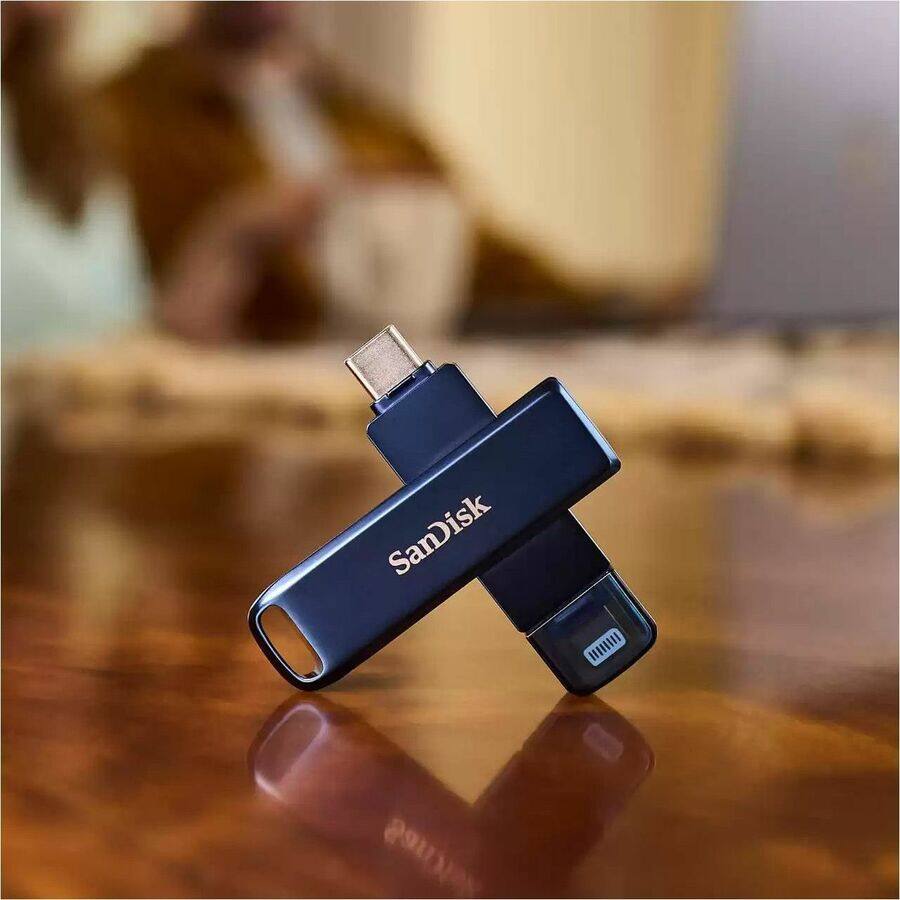 Alt View 1. SANDISK - SanDisk Phone Drive for iPhone - 64GB - 64 GB - Lightning, USB 3.2 (Gen 1) Type C - 90 MB/s Read Speed - 10 MB/s Write - Metallic.