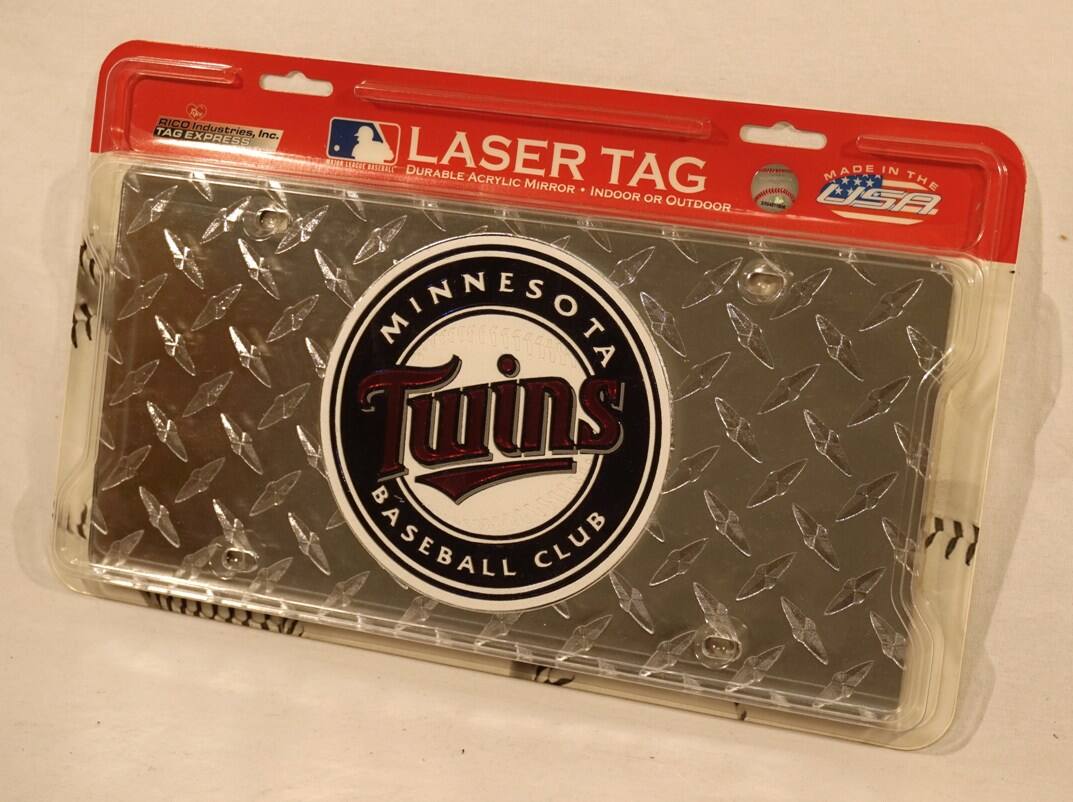 RICO Industries, Inc.  
TAG EXPRESS  

LASER TAG  
DURABLE ACRYLIC MIRROR • INDOOR OR OUTDOOR  

MINNESOTA Twins  
BASEBALL CLUB  

MADE IN THE USA