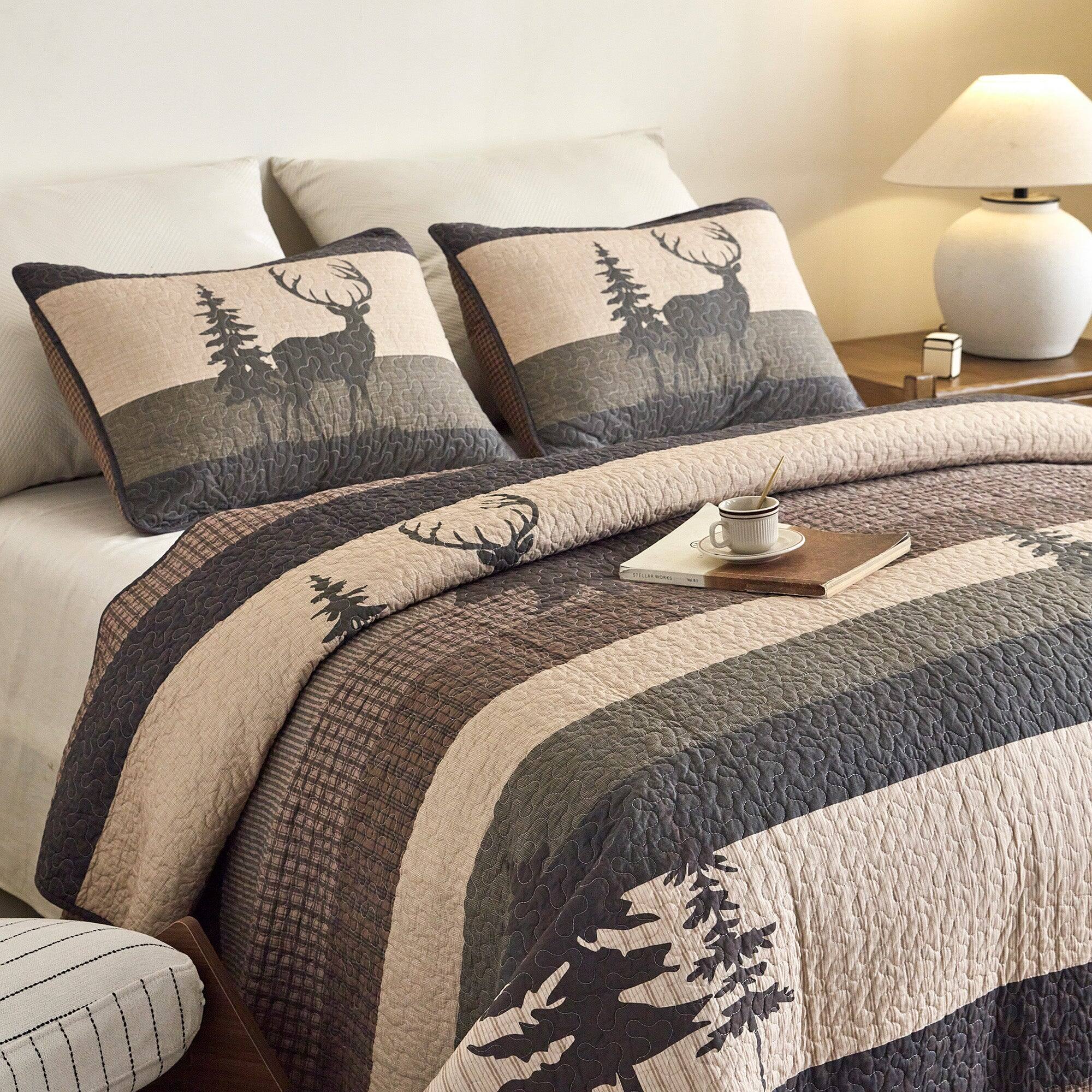 Angle. MarCielo - Marcielo 3 Piece 100% Cotton Bear & Deer Forest Quilt Bedspread Set - Brown.