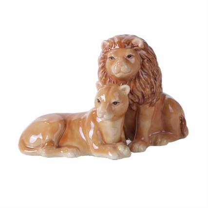 Front. Pacific Trading - 4.75 inches Animal Kingdom Mr. and Mrs. Lion Couple Magnetic Salt and Pepper Shaker Kitchen Set - Tan.