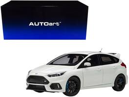 2016 Ford Focus RS 1/18 Model Car by Autoart - Frozen White