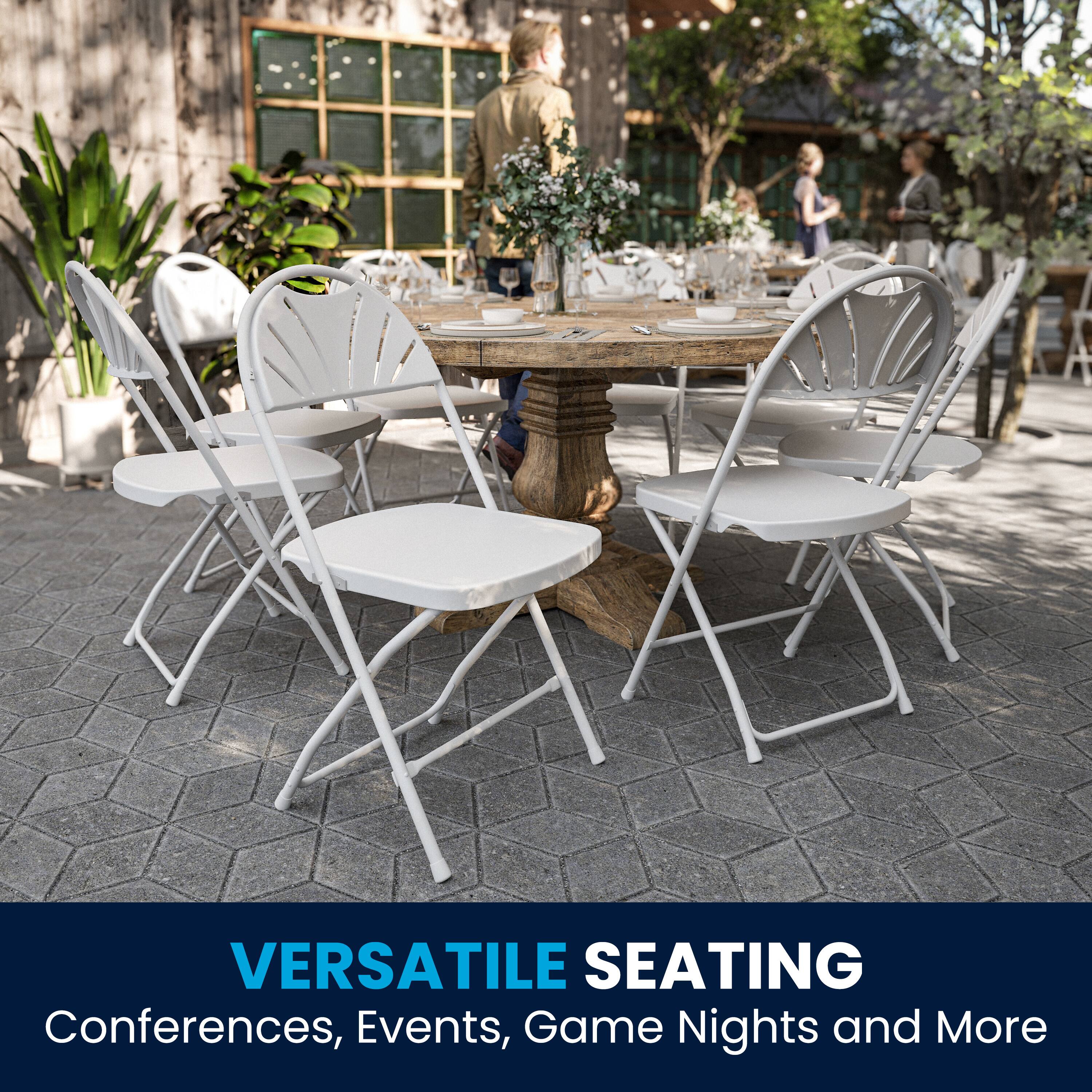 VERSATILE SEATING  
Conferences, Events, Game Nights and More