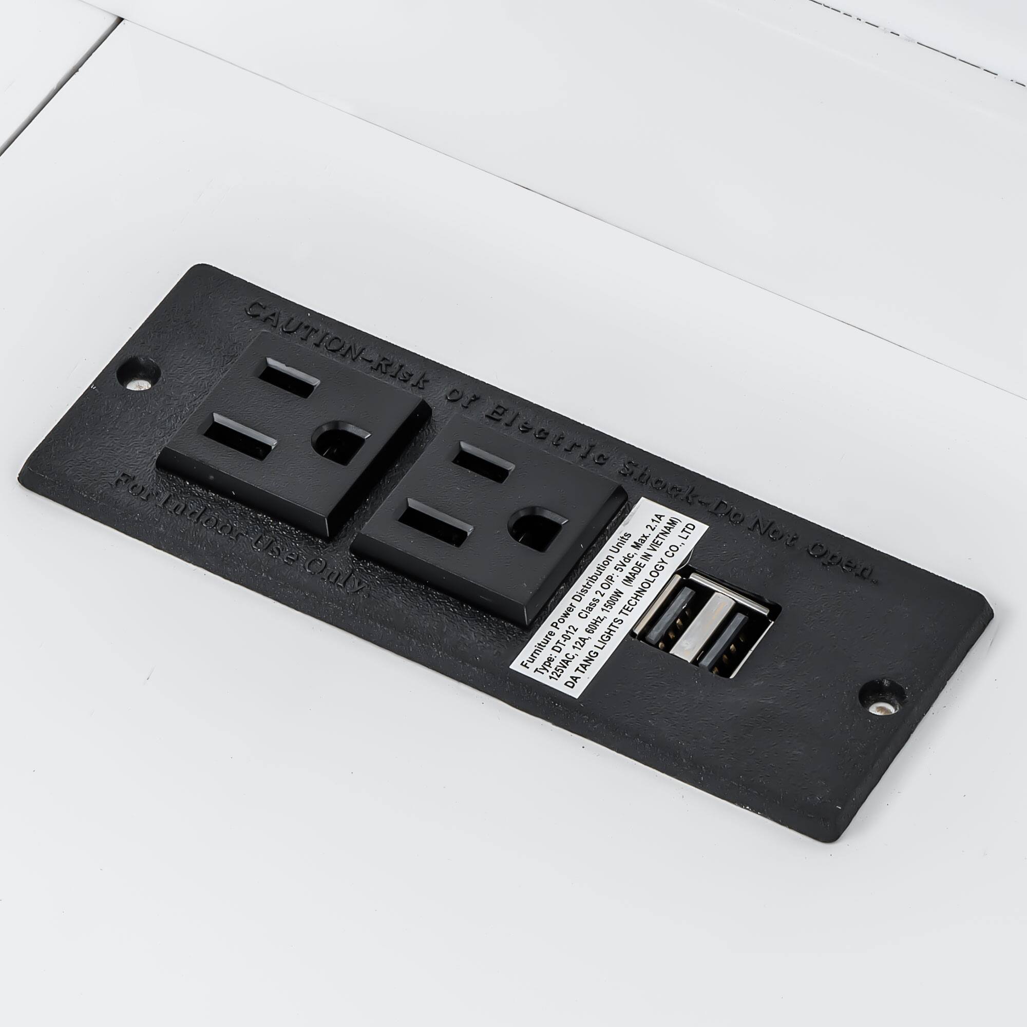 CAUTION-Risk of Electric Shock-Do Not Open. For Indoor Use Only. Units Max. VETNAM) LTD North CO. Svdc (MADE IN

Distribution 2 O/P MOOS TECHNOLOGY Power Class T-0012 60Hz, LIGHTS Furniture 12A, Type: DT 125VAC, TANG DA