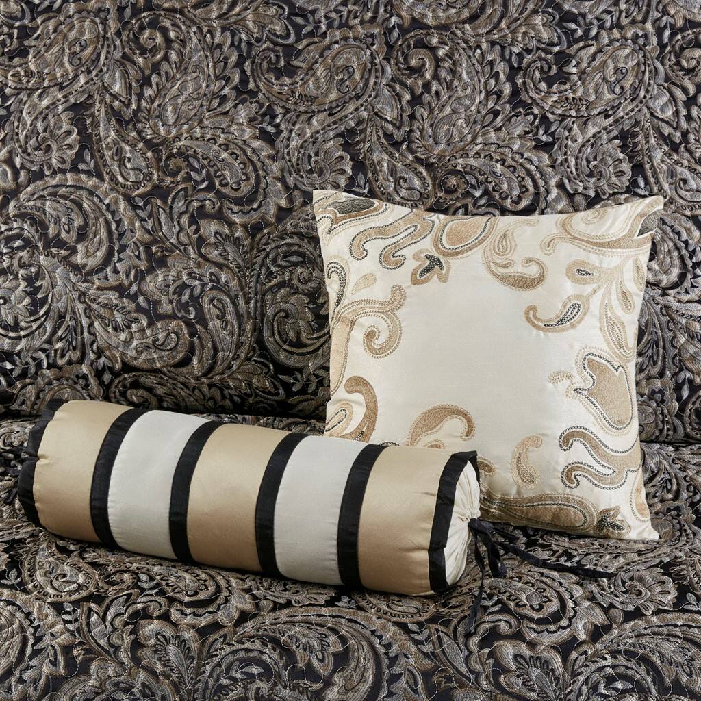 Alt View 3. Gracie Mills - Gracie Mills Thornton 5-Piece Reversible Jacquard Bedspread Set with Throw Pillows - Black.