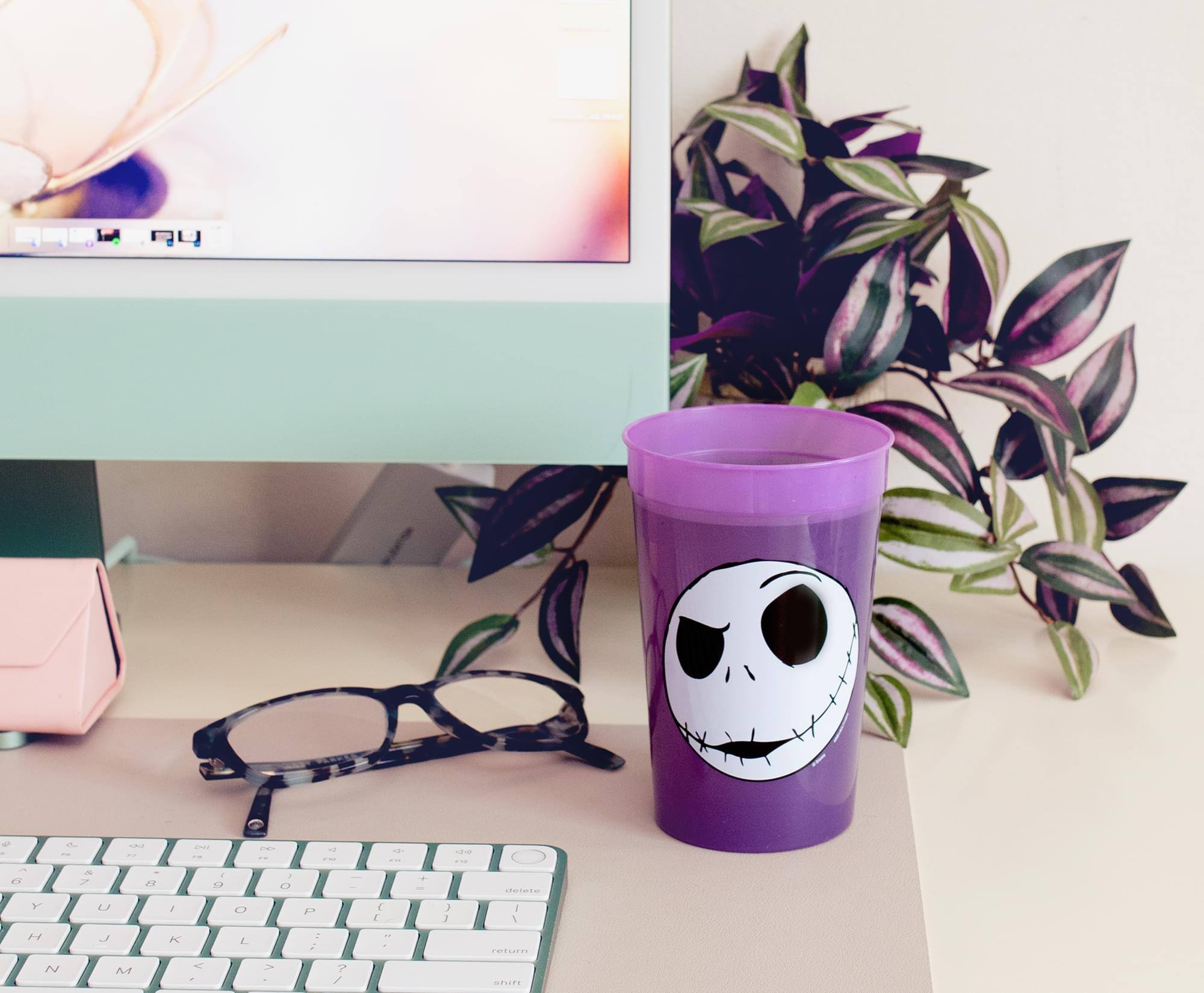 4 - G ~ 2 7 - 24 2 O - a O - -   .. COCETe Y H U J F K O L P a . / 1 . J 1 1 / eioa N M C - V ? / UTE