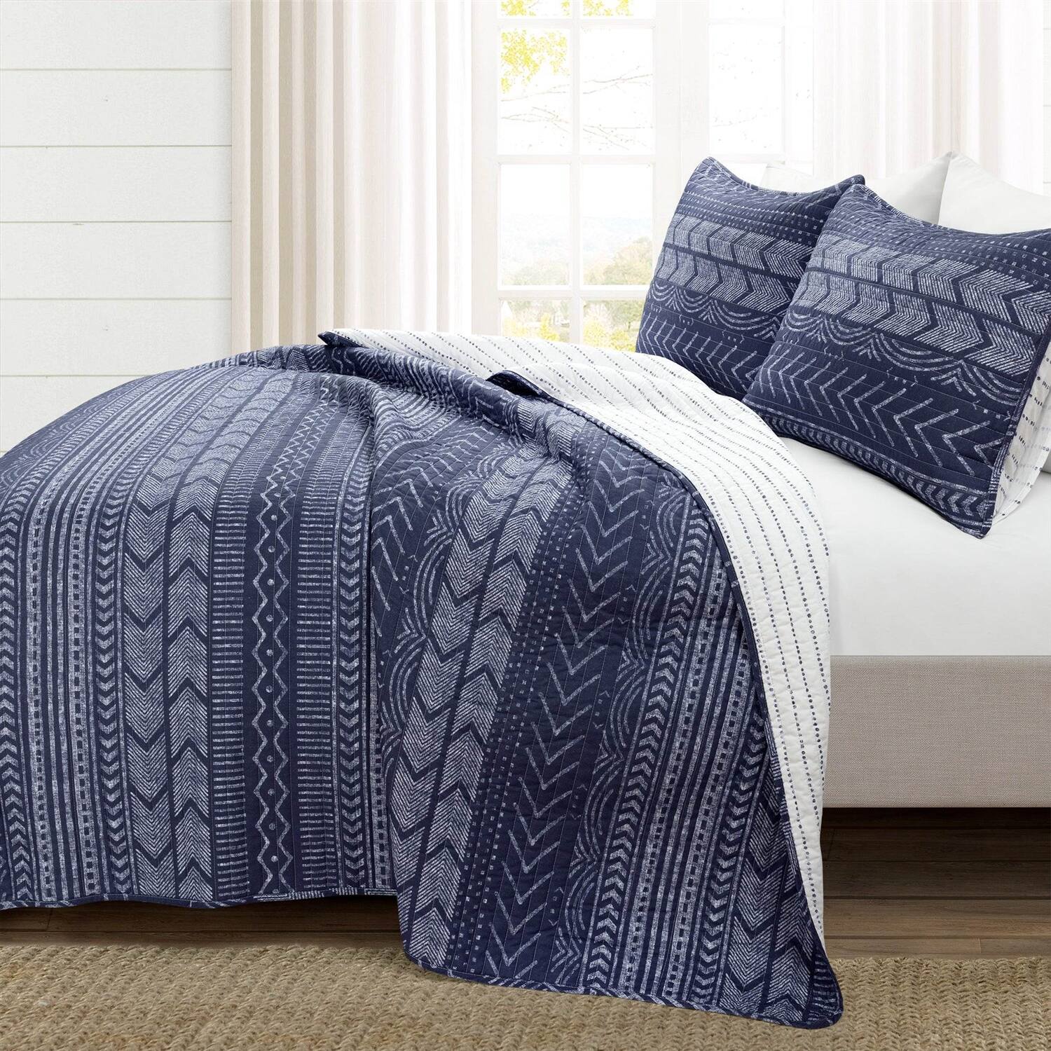 Angle. Hivvago - King size Scandinavian Chevron Navy Blue White Reversible Cotton Quilt Set - Navy Blue White.