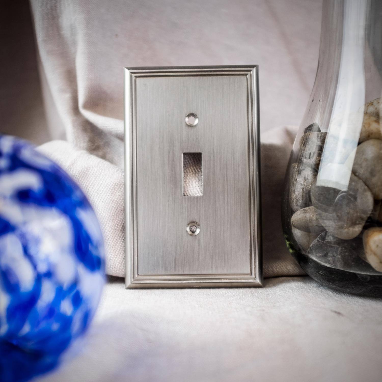 Left. AMERELLE - Amerelle Metro Gray 2 gang Die-Cast Metal Toggle Wall Plate 1 pk - Gray.