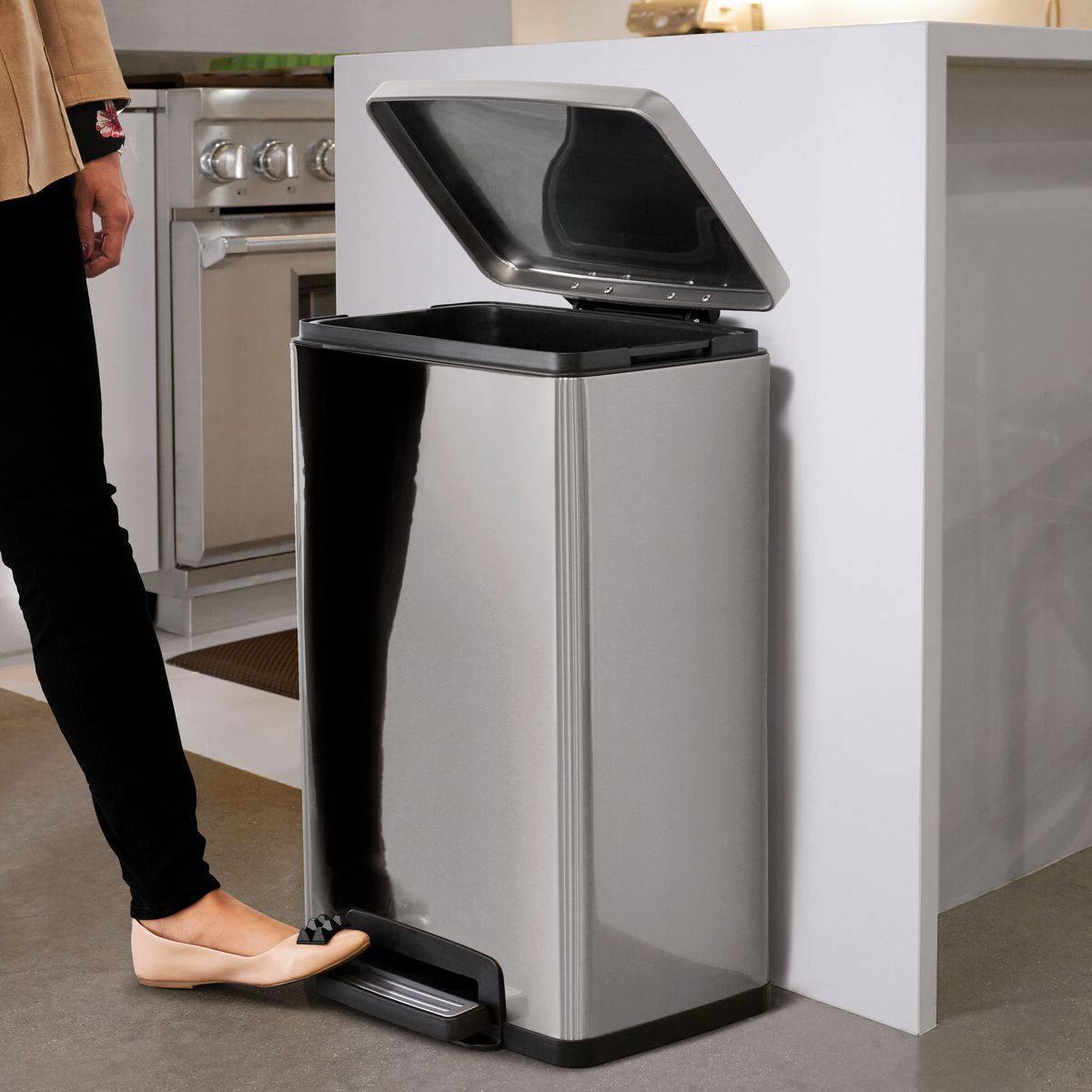 Left. Hivvago - 13-Gallon Kitchen Trash Can with Step Lid in Stainless Steel Finish - Silver Finish.