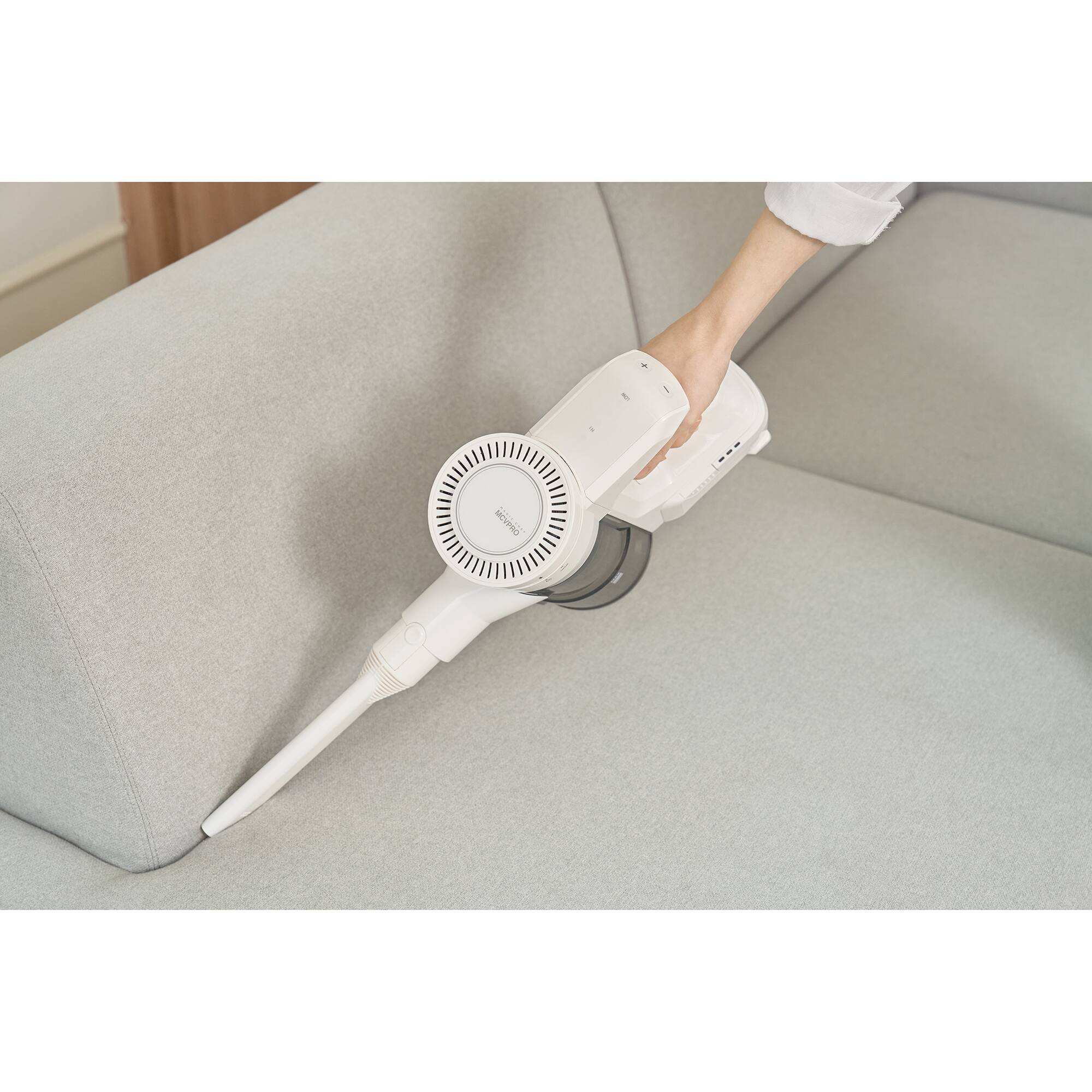 Alt View 6. Magic Chef - Bagless Cordless Self-Cleaning Stick Vacuum and Charging Tower with HEPA Filter in White.