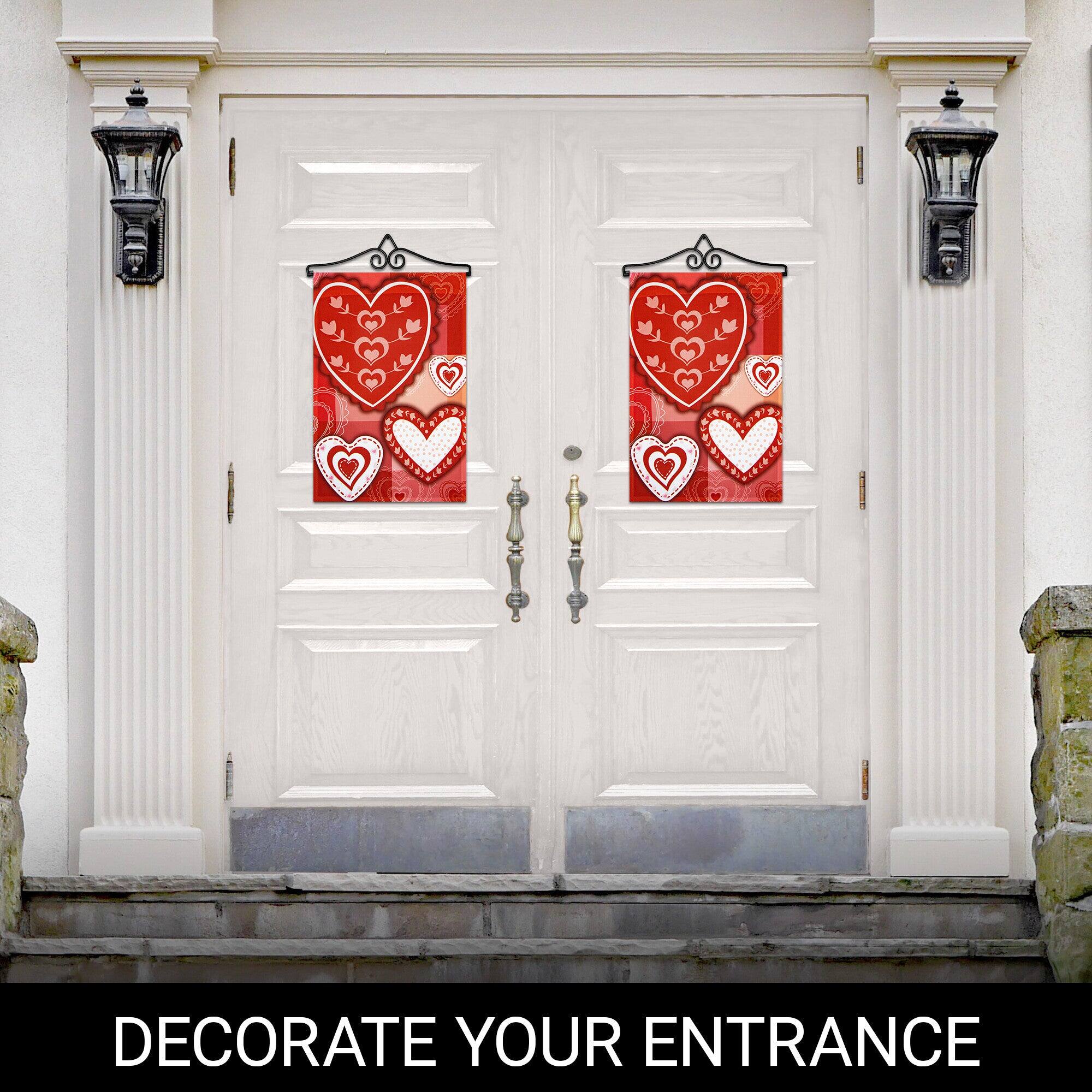 DECORATE YOUR ENTRANCE