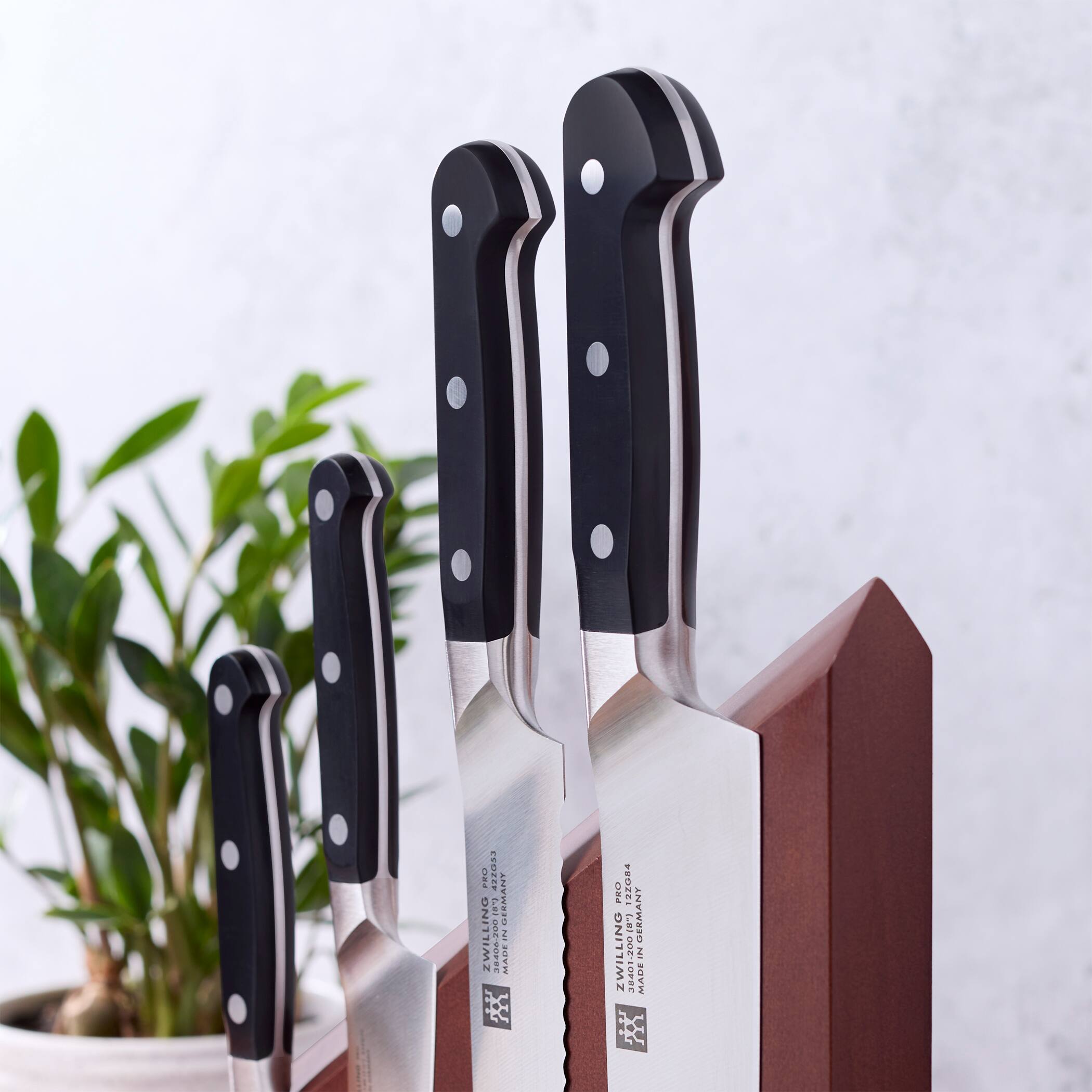 2 CO2I! 4 ZWILLING (-01 002-90E MADE IN GERMANY ZWILLING 38401-200(8-) 00 MT SOVW