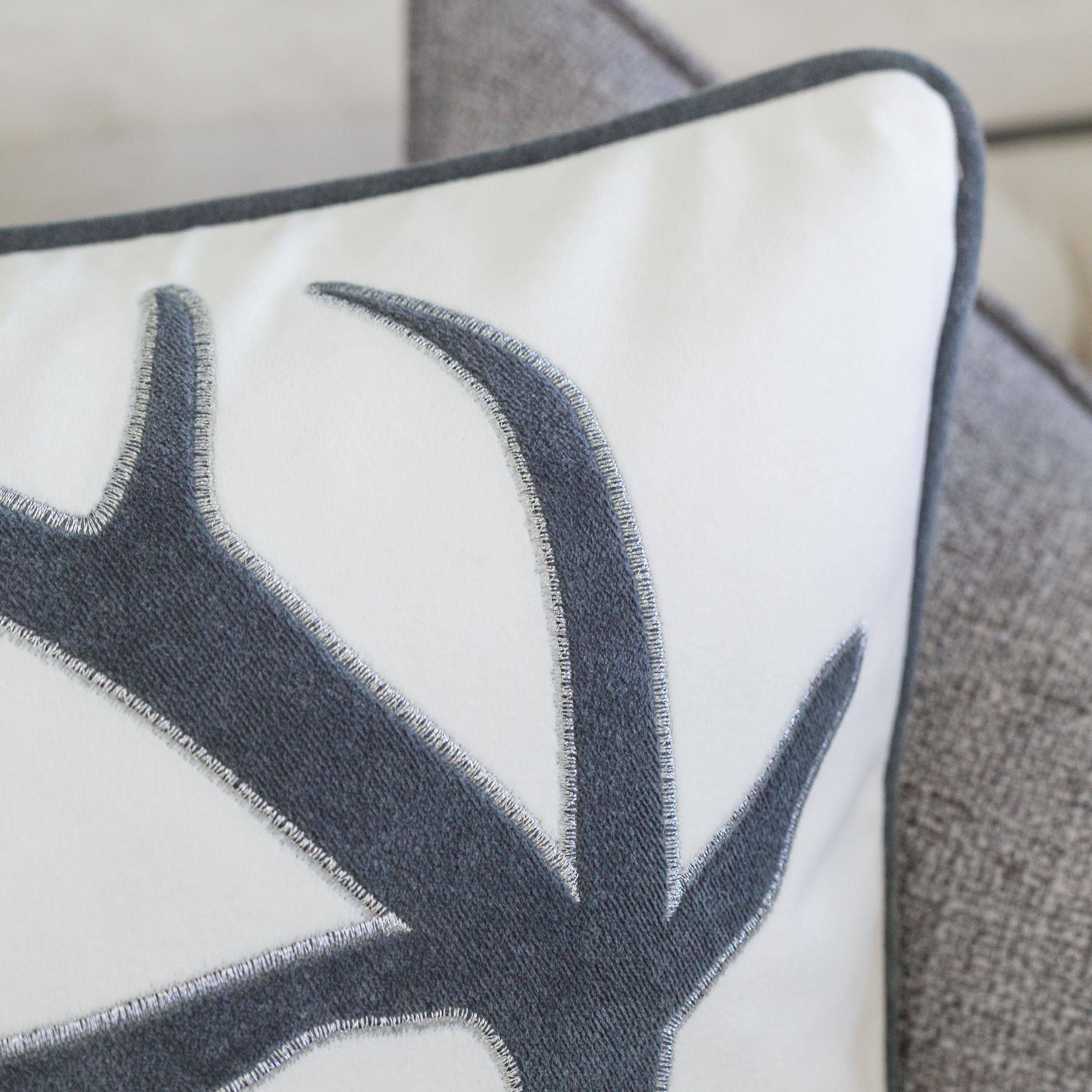 Angle. LuXeo - Holiday Reindeer Shiny Linen Square Velvet Pillow Cover and Insert - WHITE.