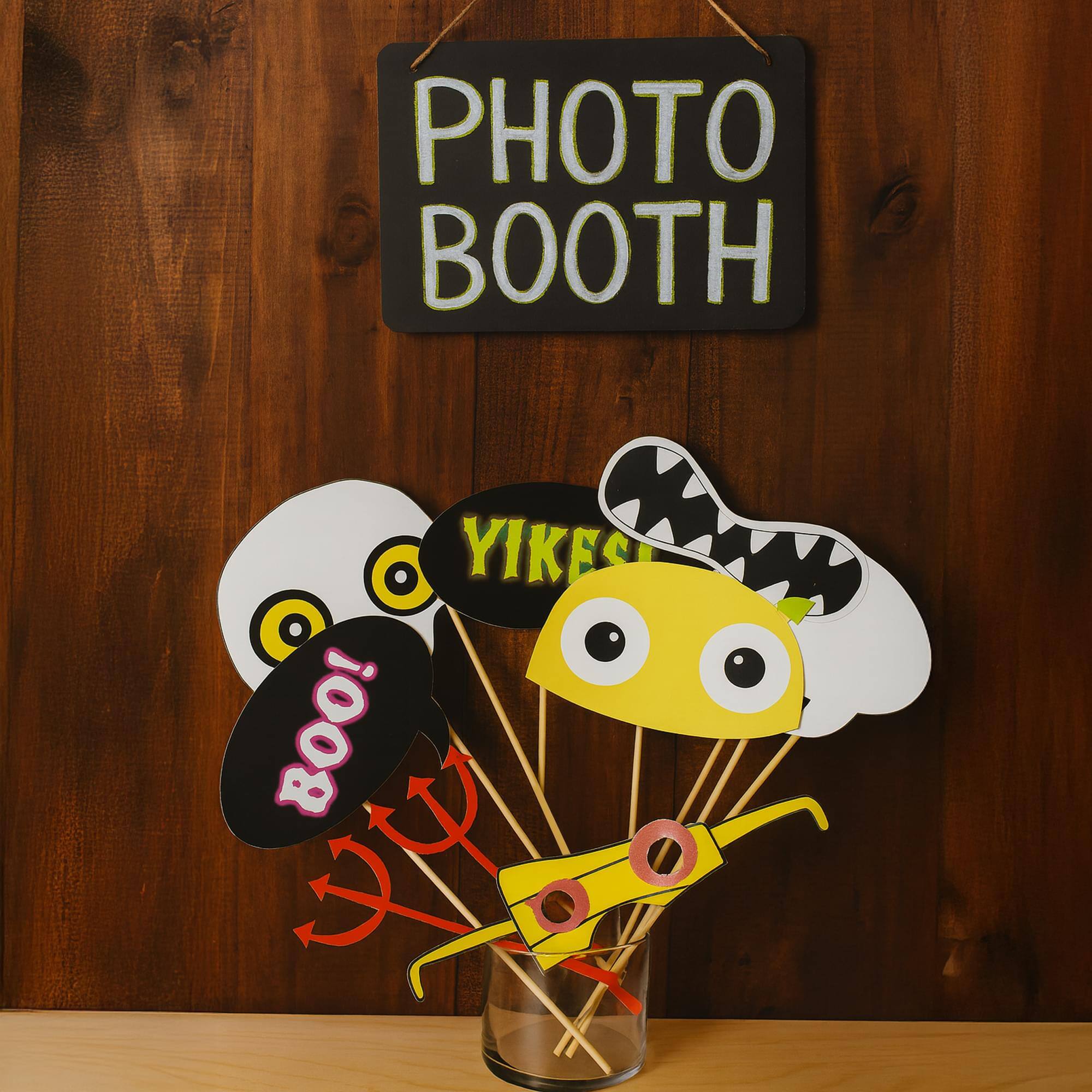 PHOTO BOOTH  
YIKES BOO!