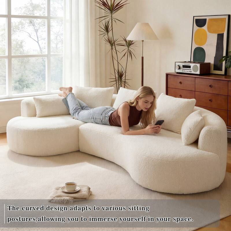The curved design adapts to various sitting postures, allowing you to immerse yourself in your space.