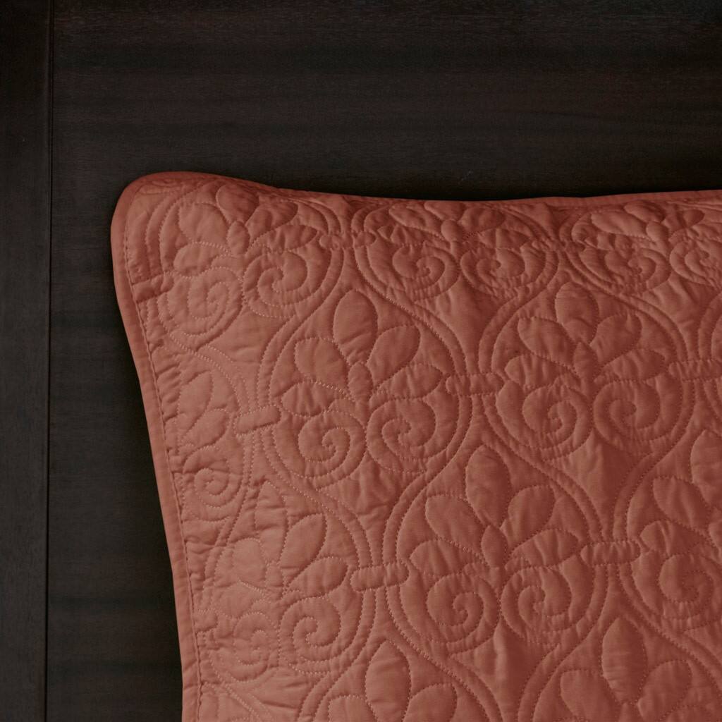 Alt View 3. Gracie Mills - Gracie Mills Sandy Reversible Cottage-Inspired Quilt Set - Clay Red.