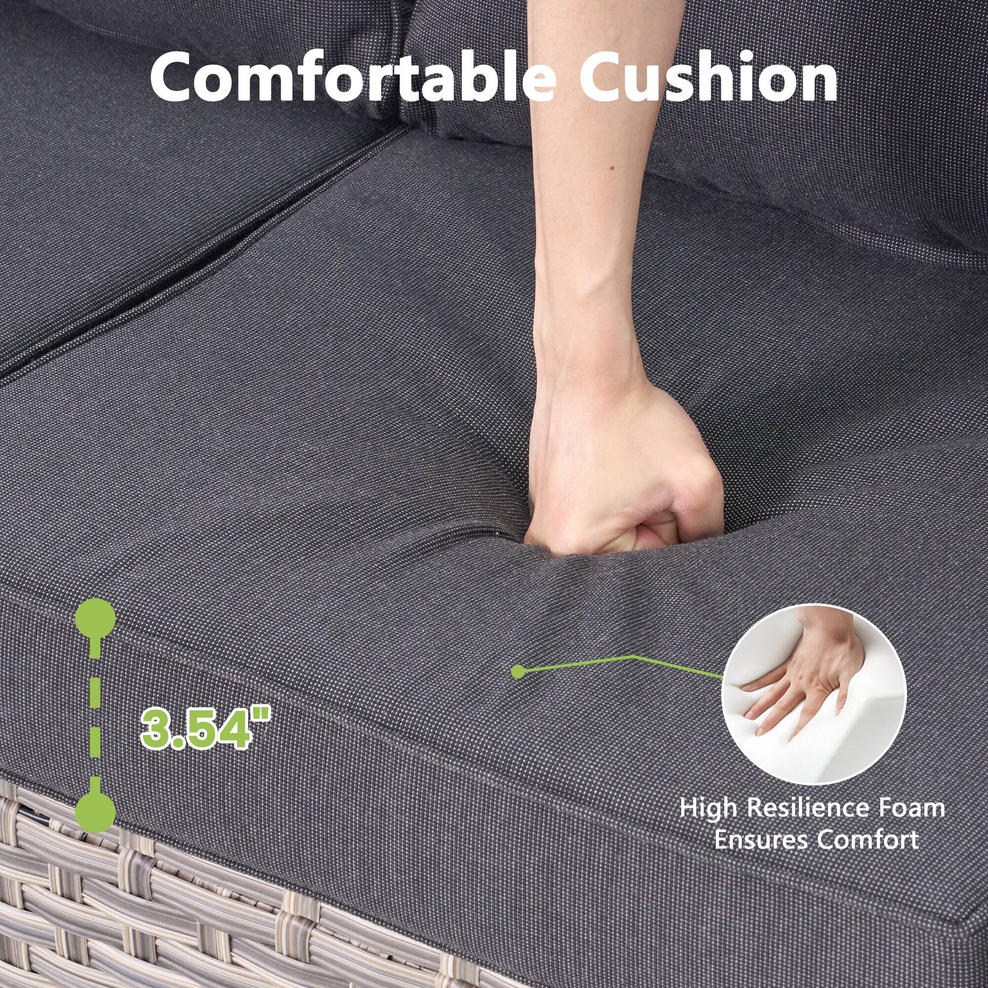 Comfortable Cushion  
3.54" High Resilience Foam Ensures Comfort