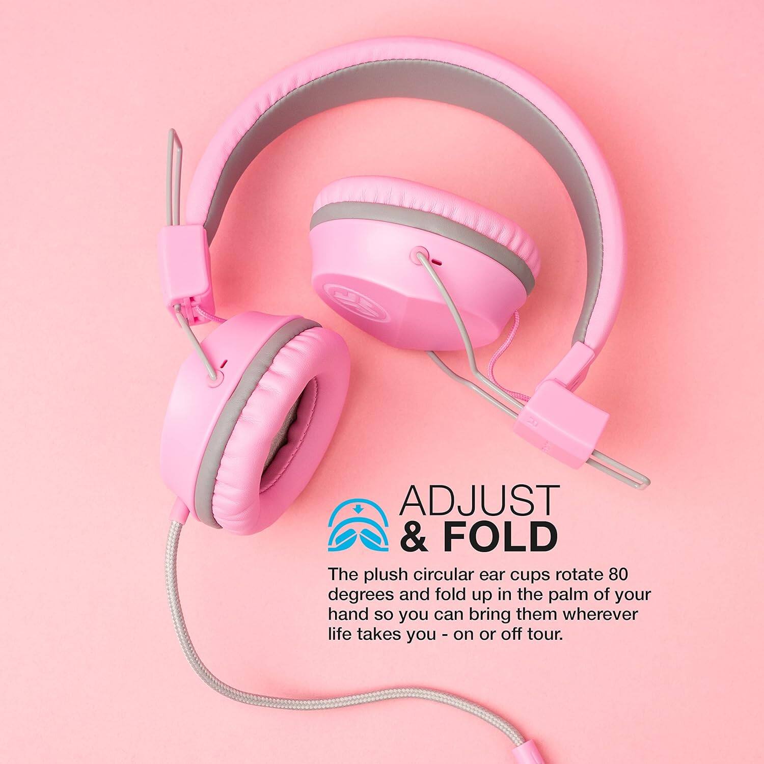 ADJUST & FOLD
The plush circular ear cups rotate 80 degrees and fold up in the palm of your hand so you can bring them wherever life takes you - on or off tour.