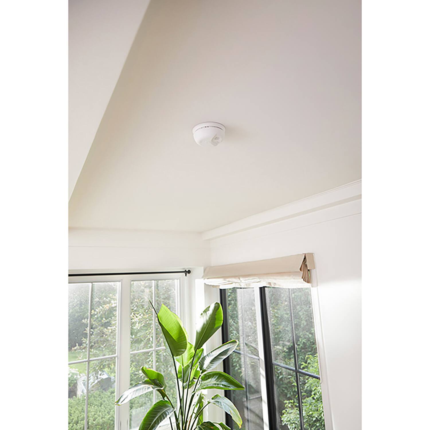 Angle. First Alert - SMICO100-AC Interconnect Hardwire 2-in-1 Smoke and CO Alarm, Battery Backup, Ionization - White.