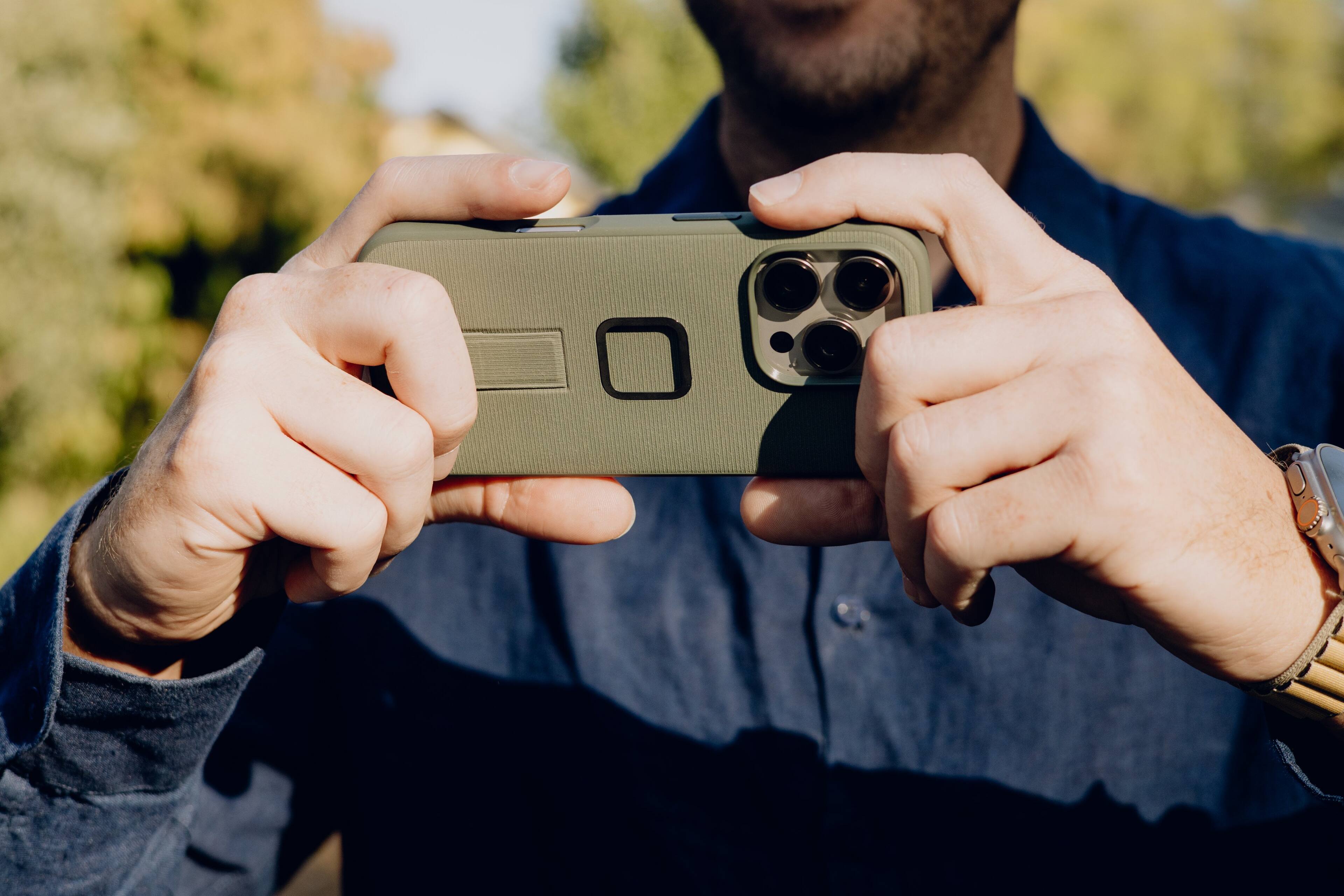 Alt View 2. Peak Design - Everyday Loop Case for iPhone 16 Pro - Sage.