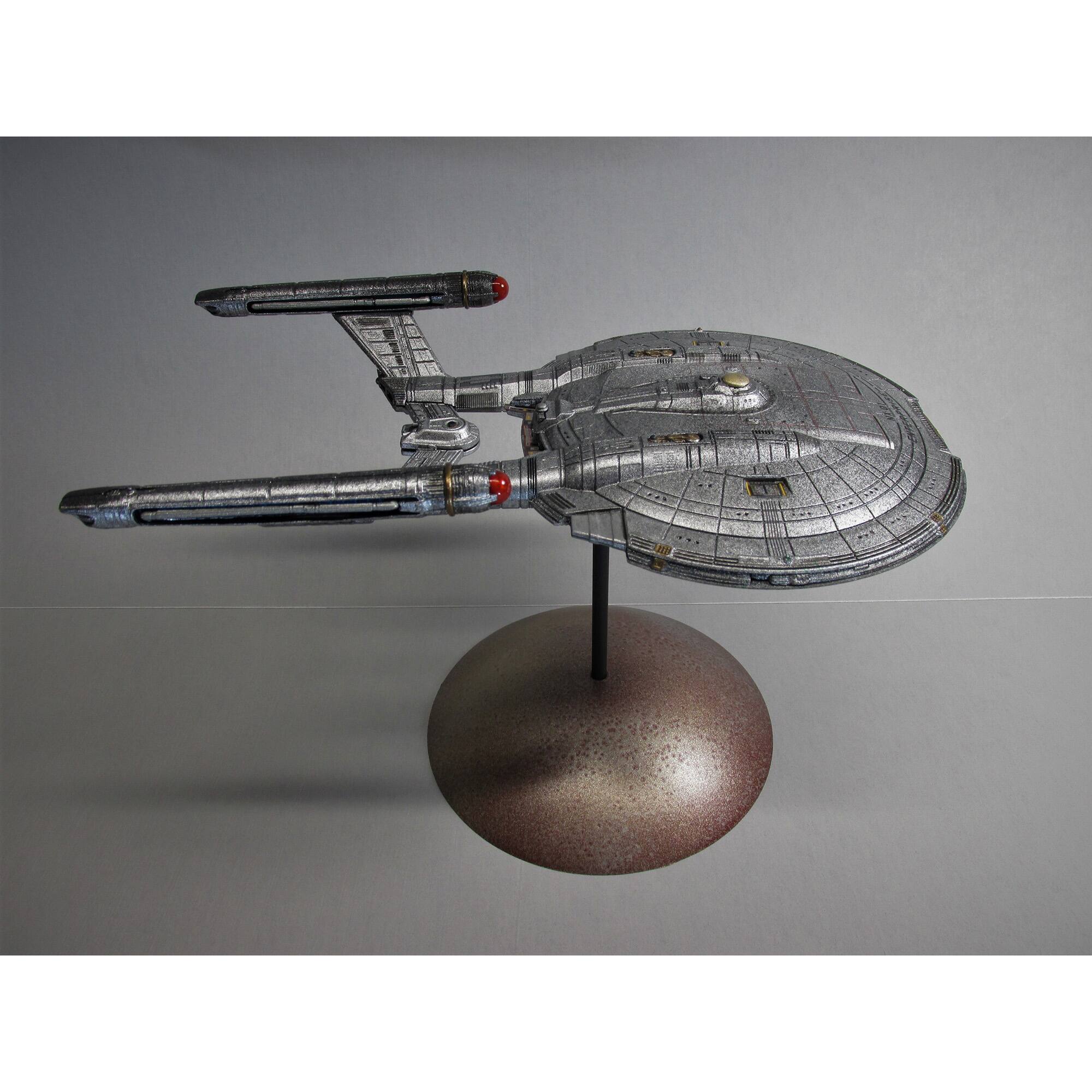 Alt View 1. Round2 - Round2 - Polar Lights Star Trek NX-01 Enterprise (Snap) 2T 1:1000 Scale Model Kit.